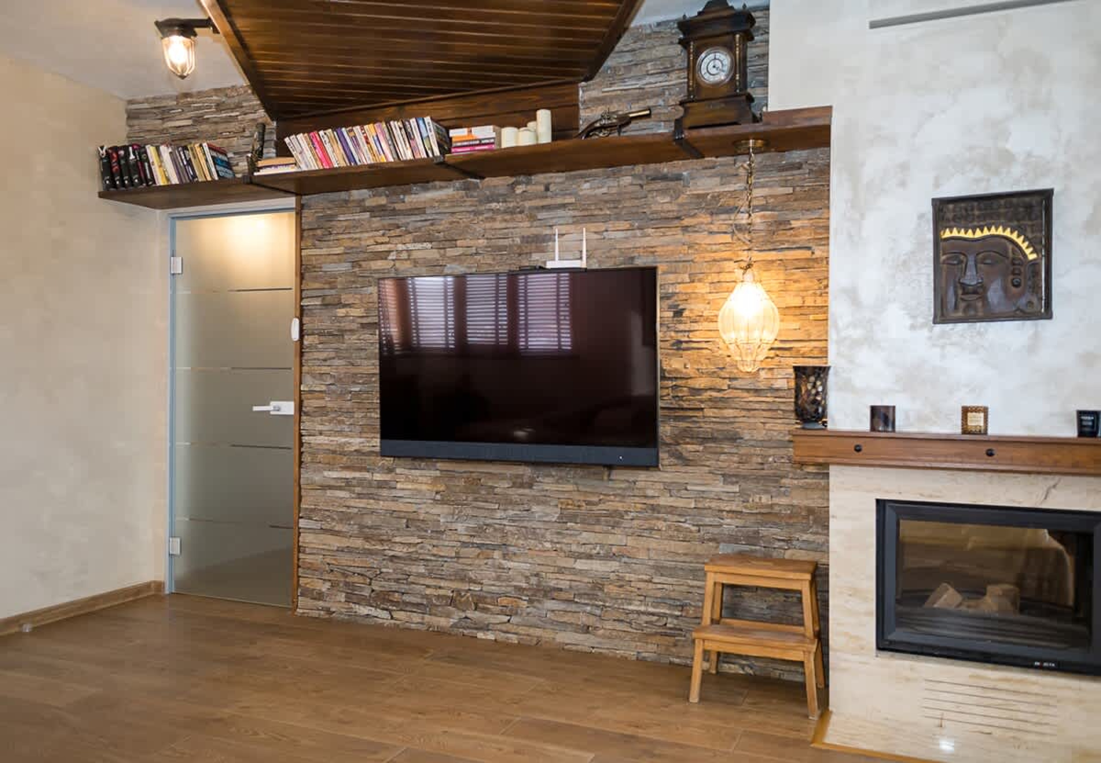 Modern Comfort &amp; Vintage Charm with Panoramic View - Photo 8