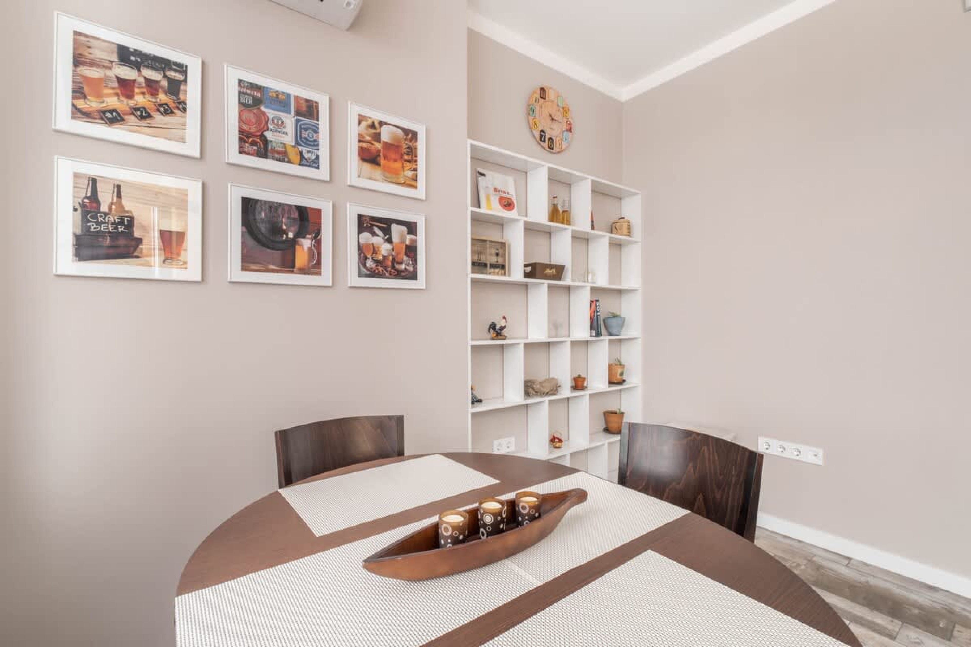 Scoutaround White Logo