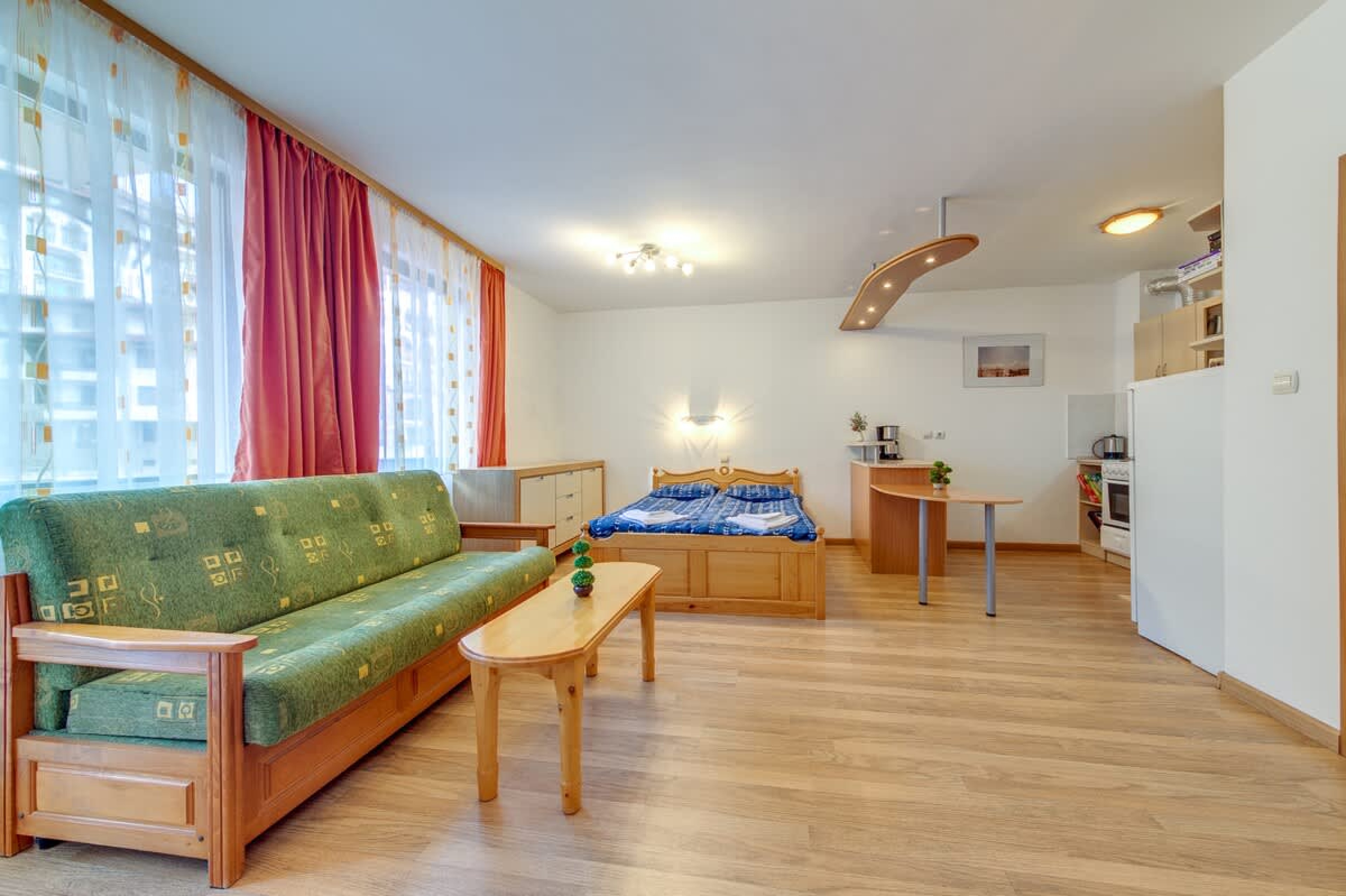 Scoutaround White Logo