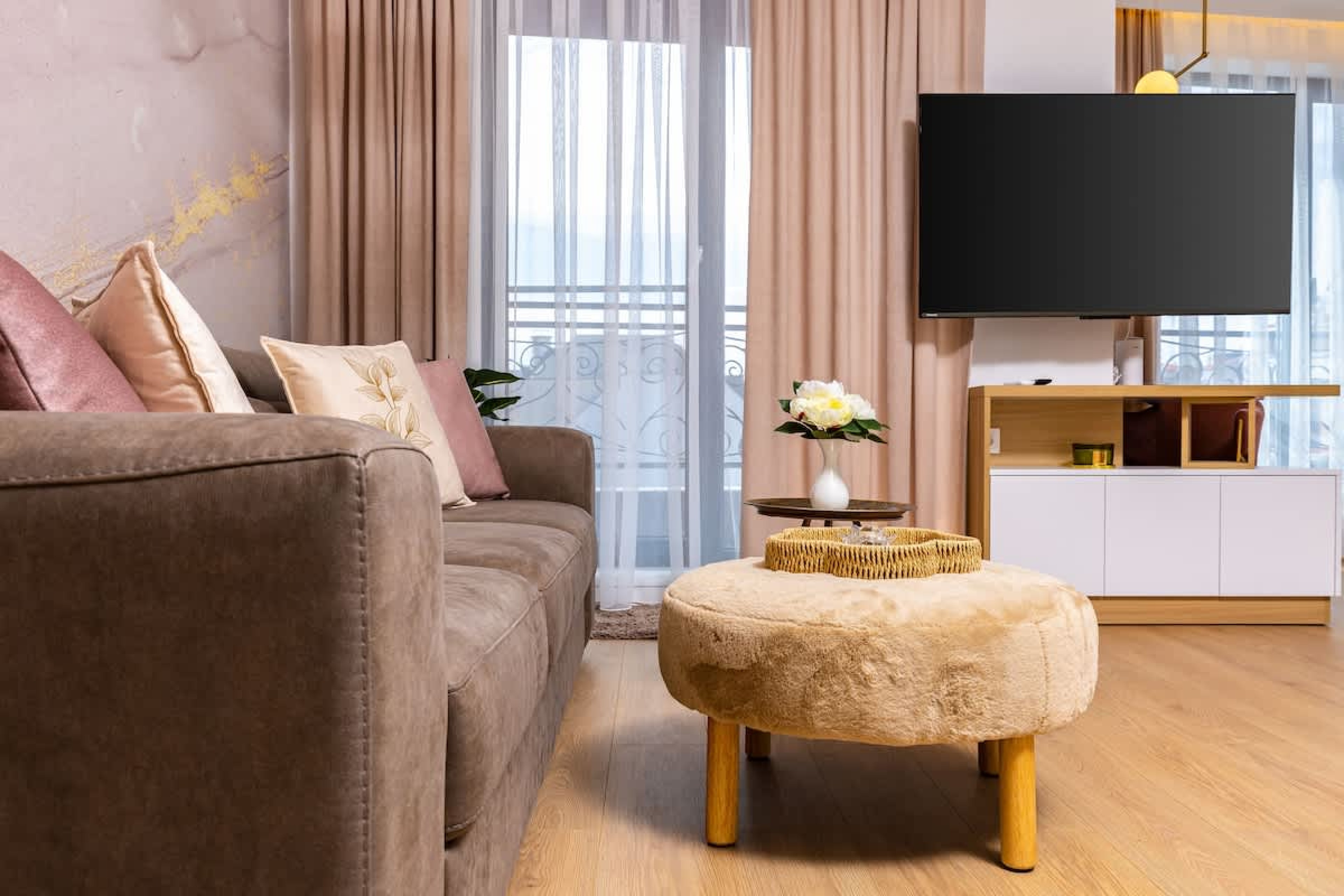 Scoutaround White Logo