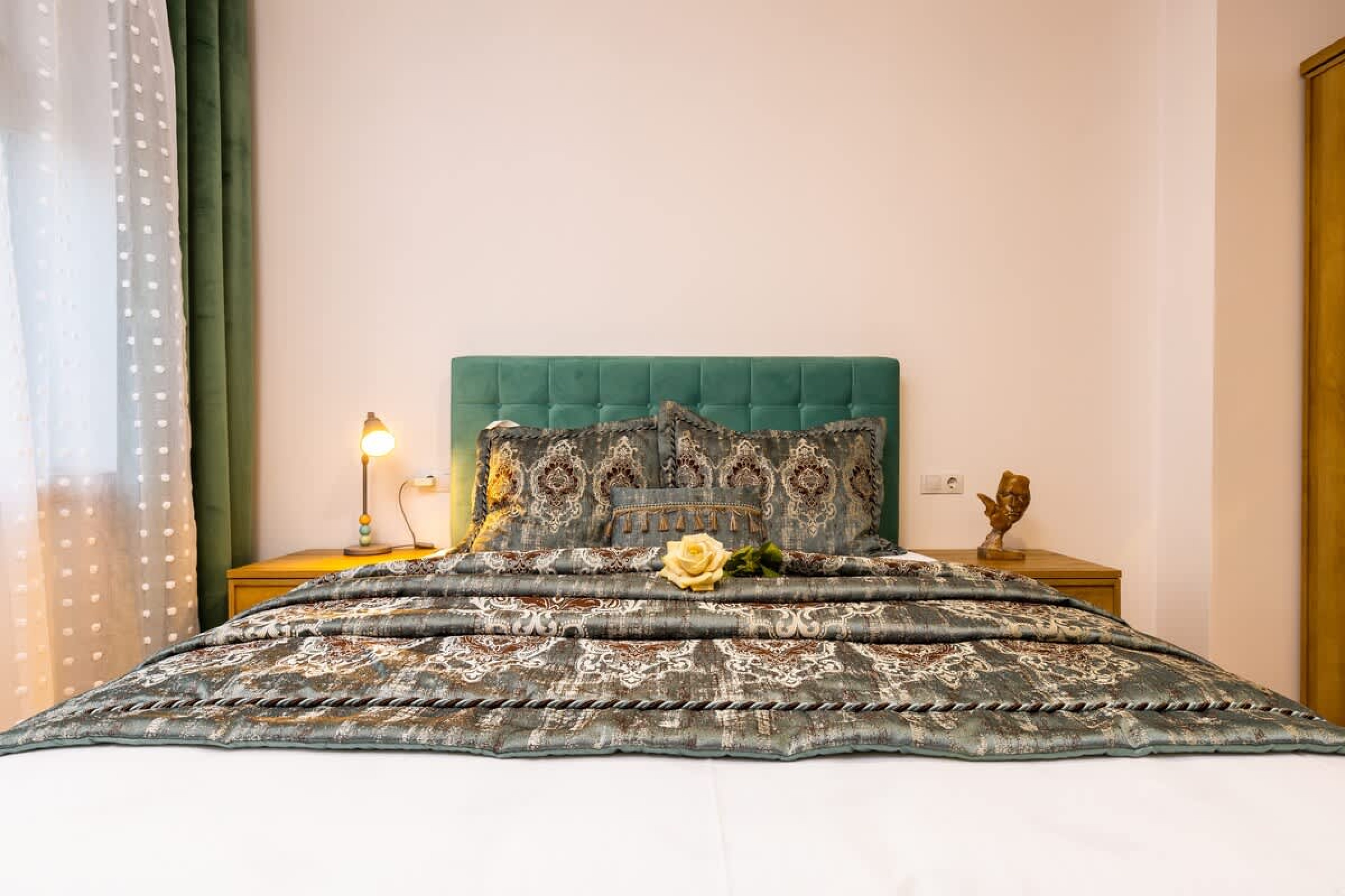 Scoutaround White Logo