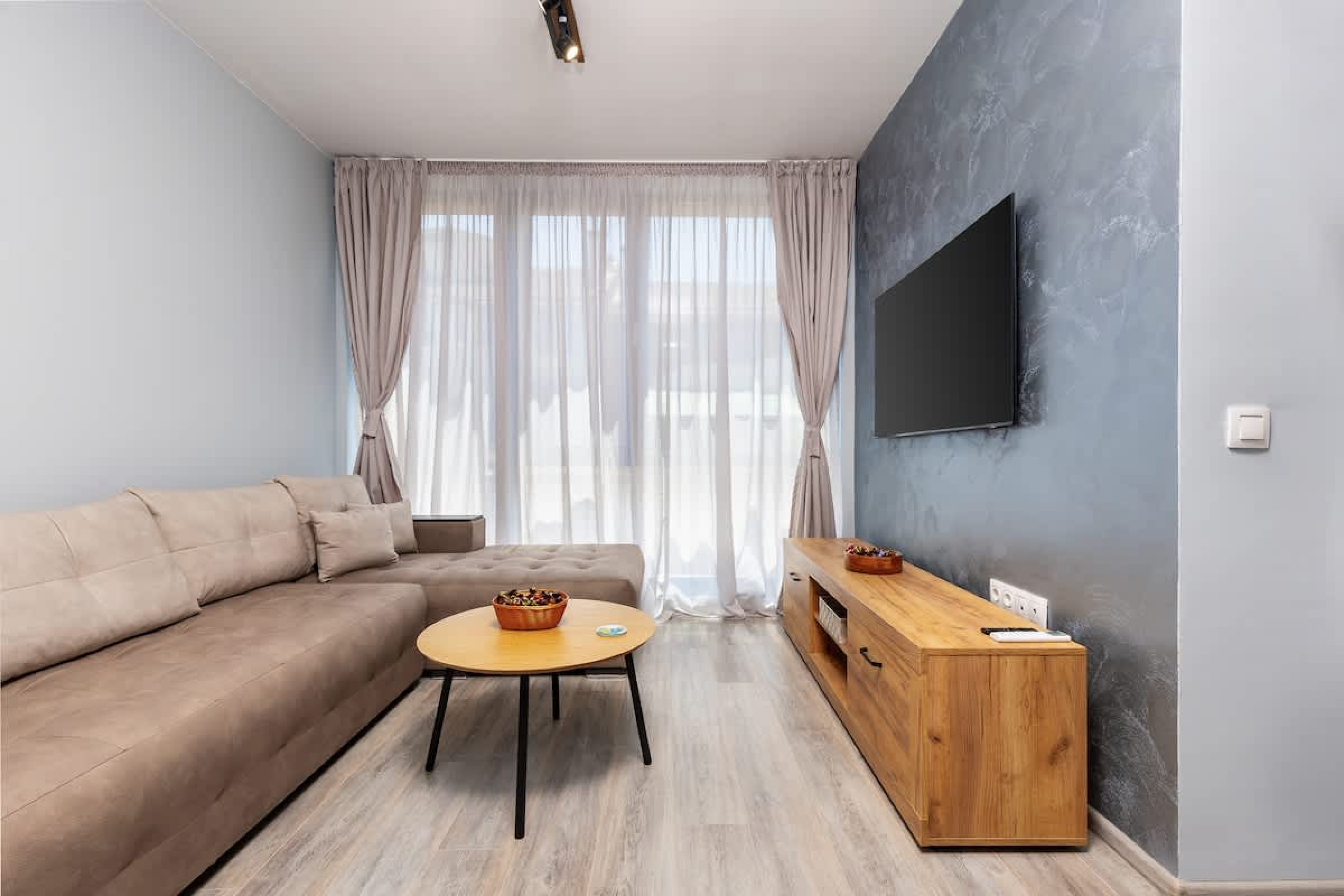 Scoutaround White Logo