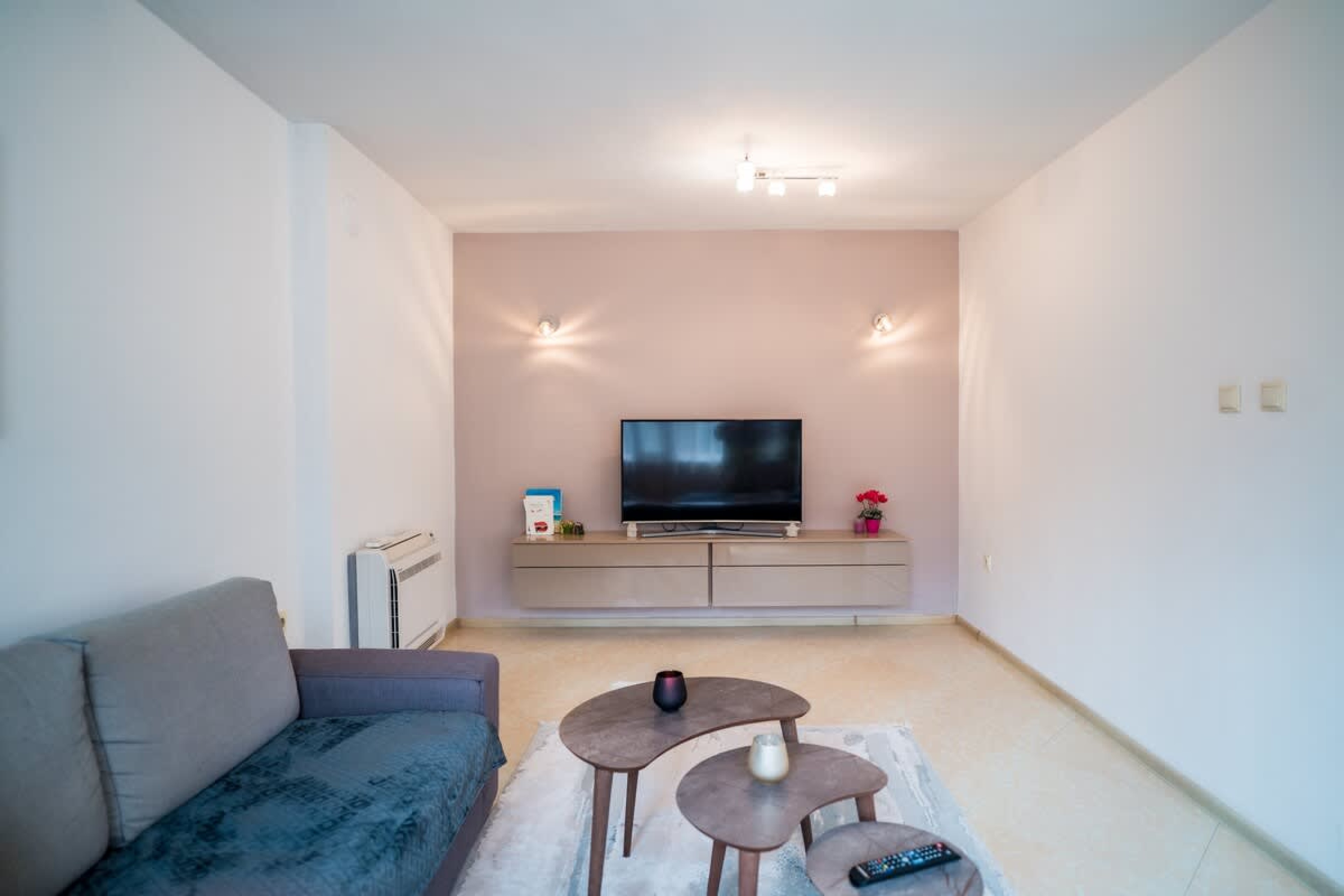 Black Sea Luxury 2bdrm Apartment - Photo 11