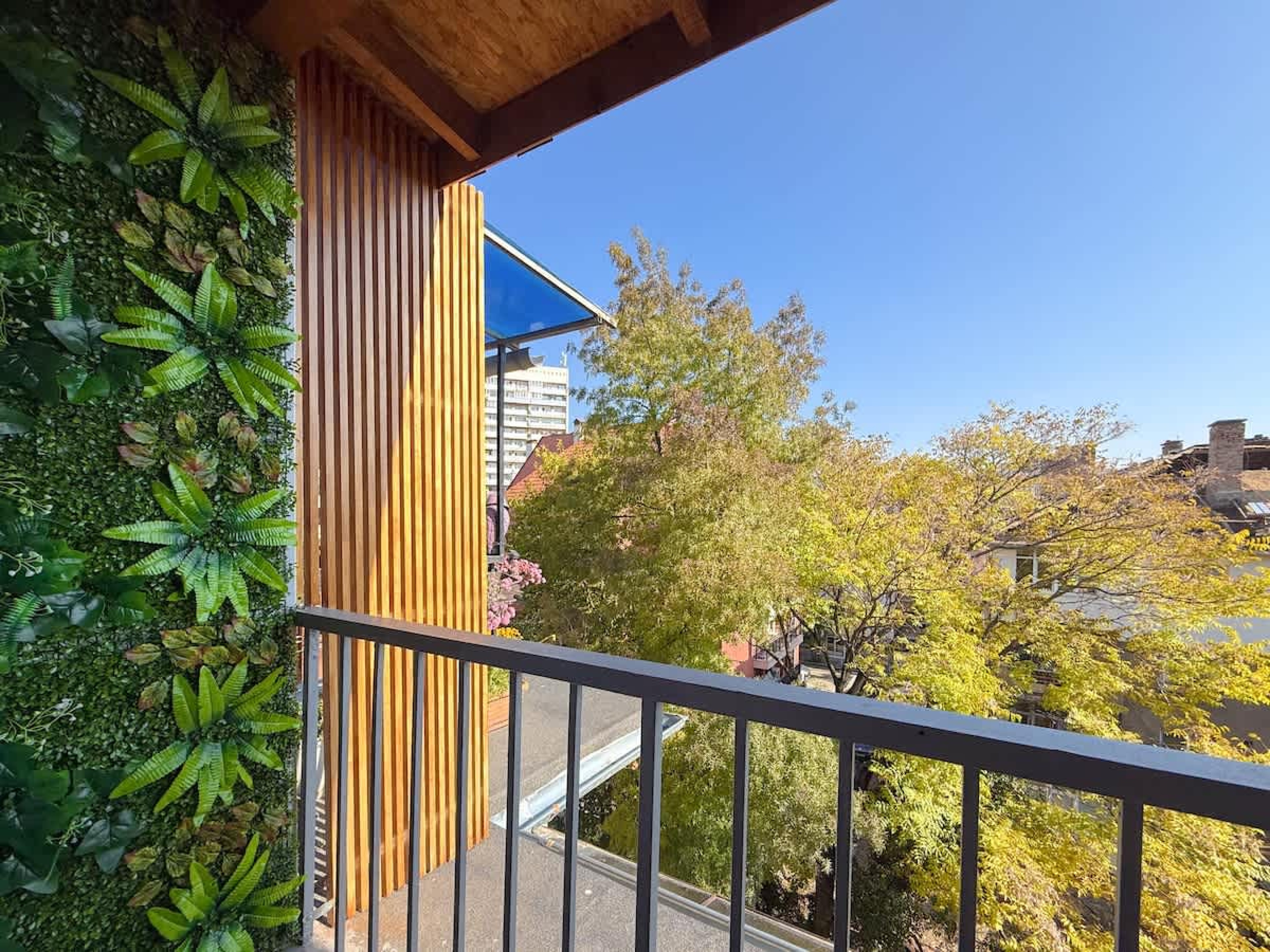 Scoutaround White Logo