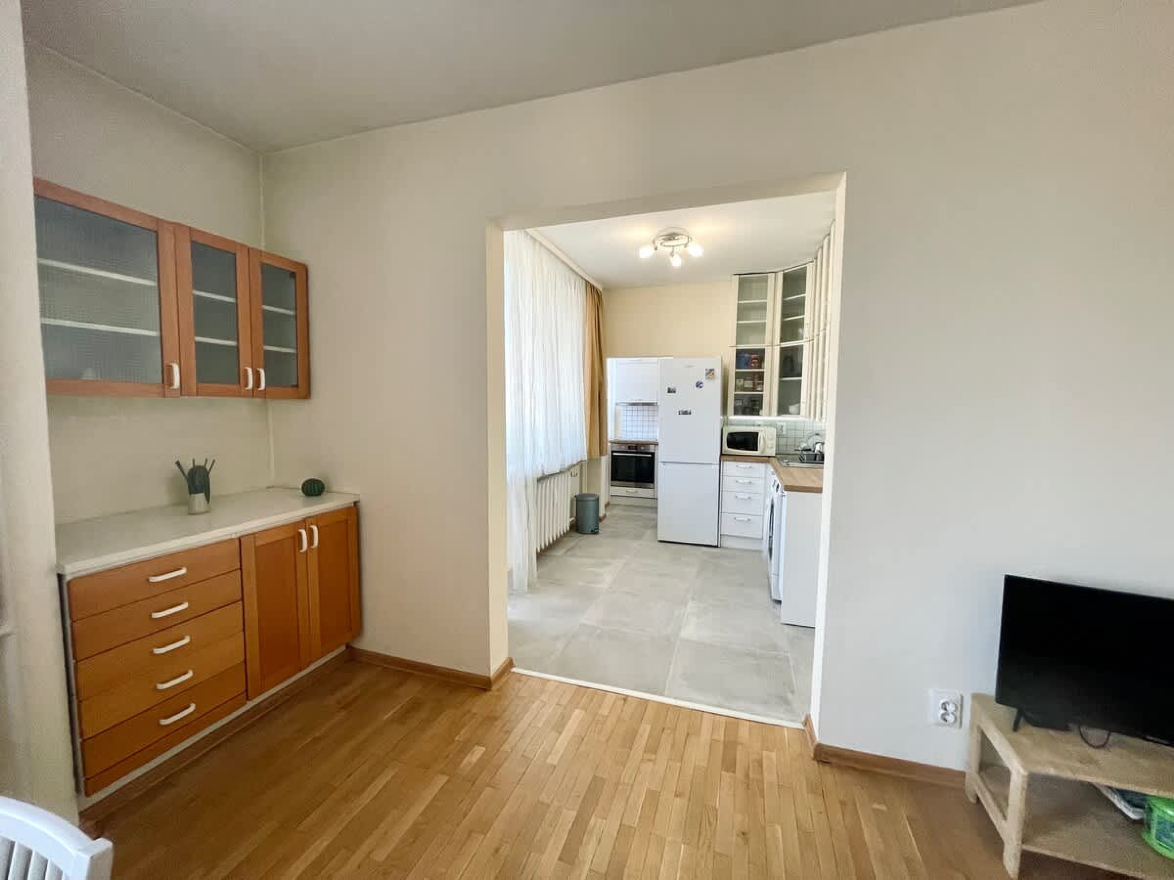 Scoutaround White Logo