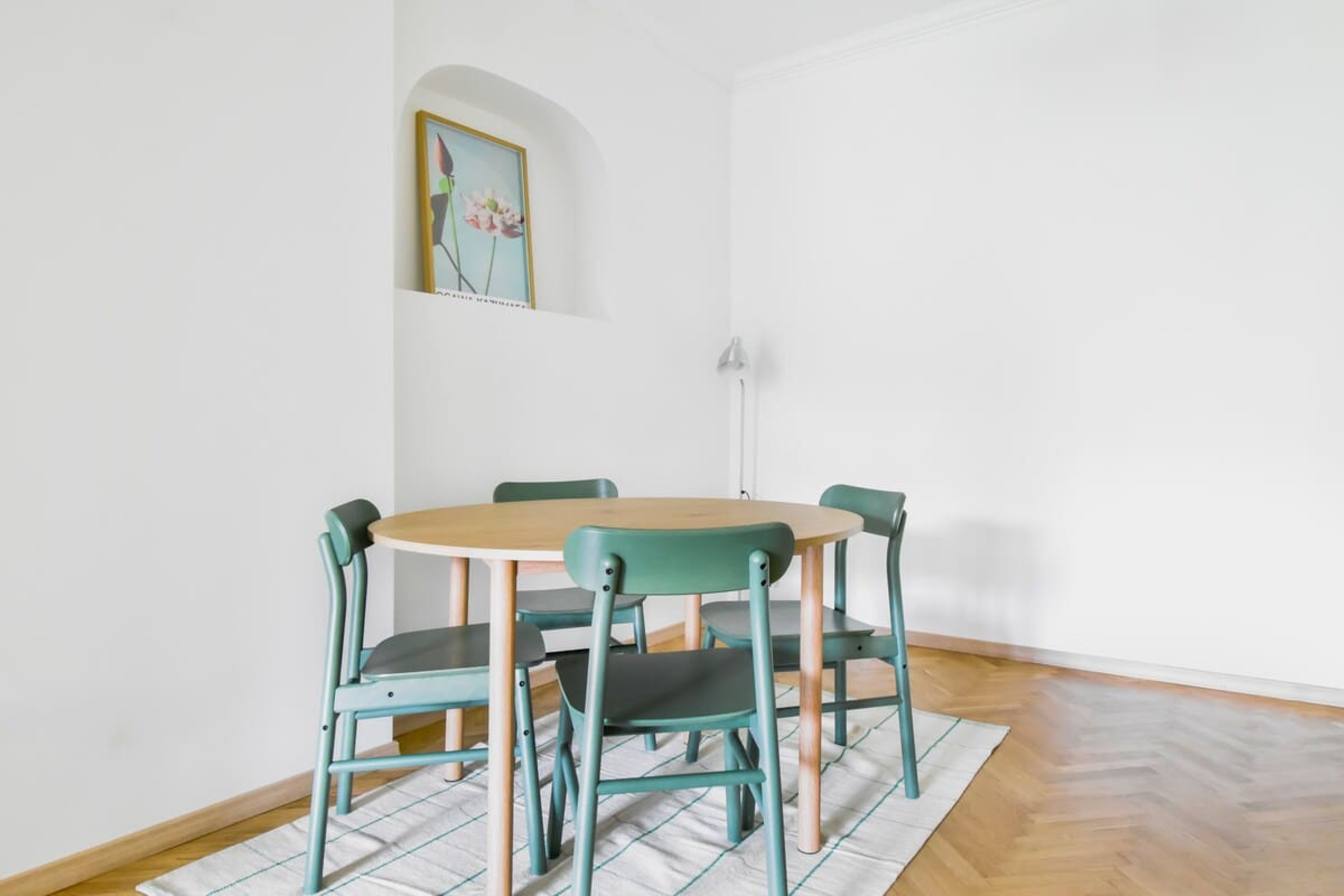 Scoutaround White Logo