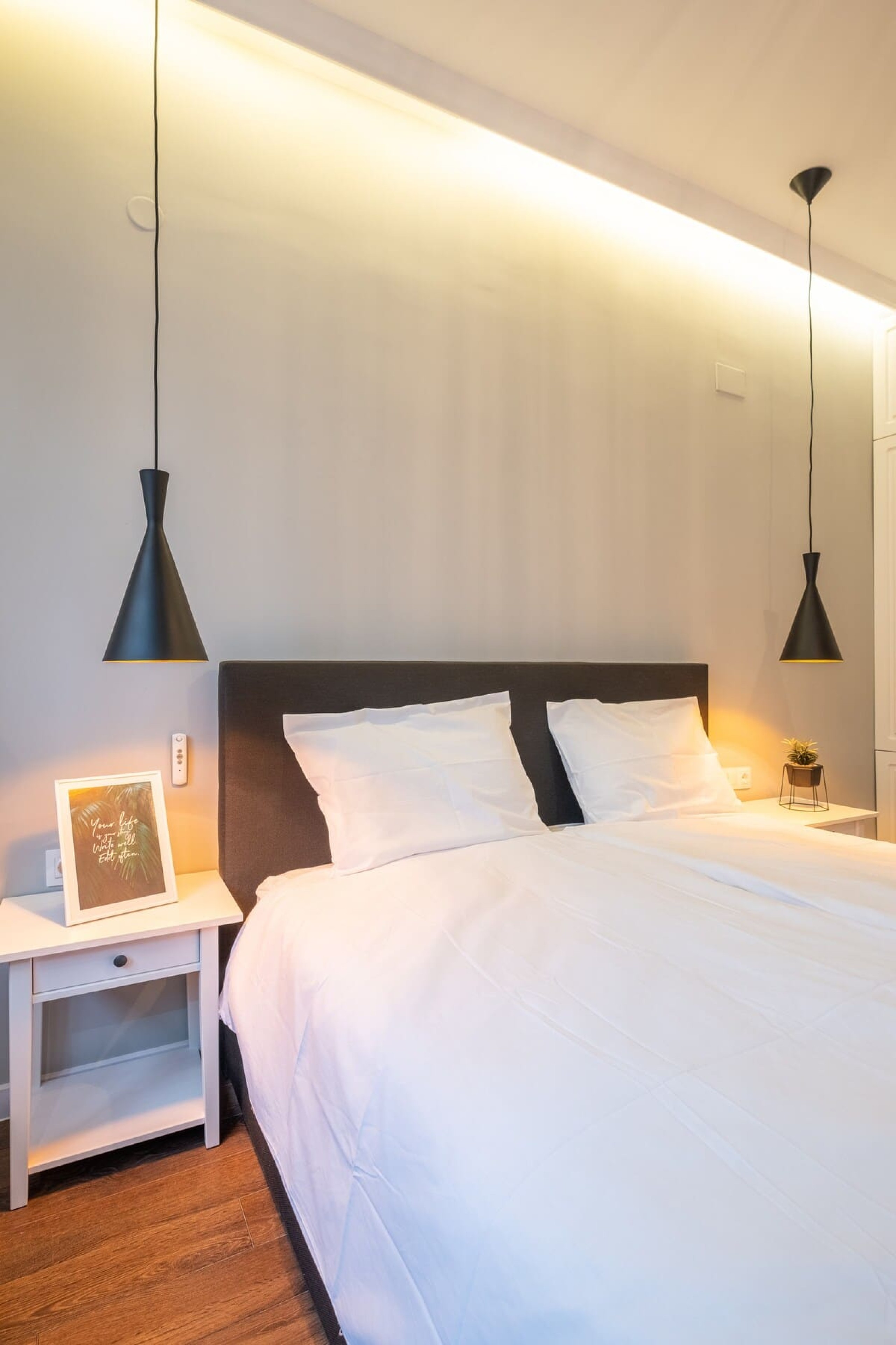 Scoutaround White Logo