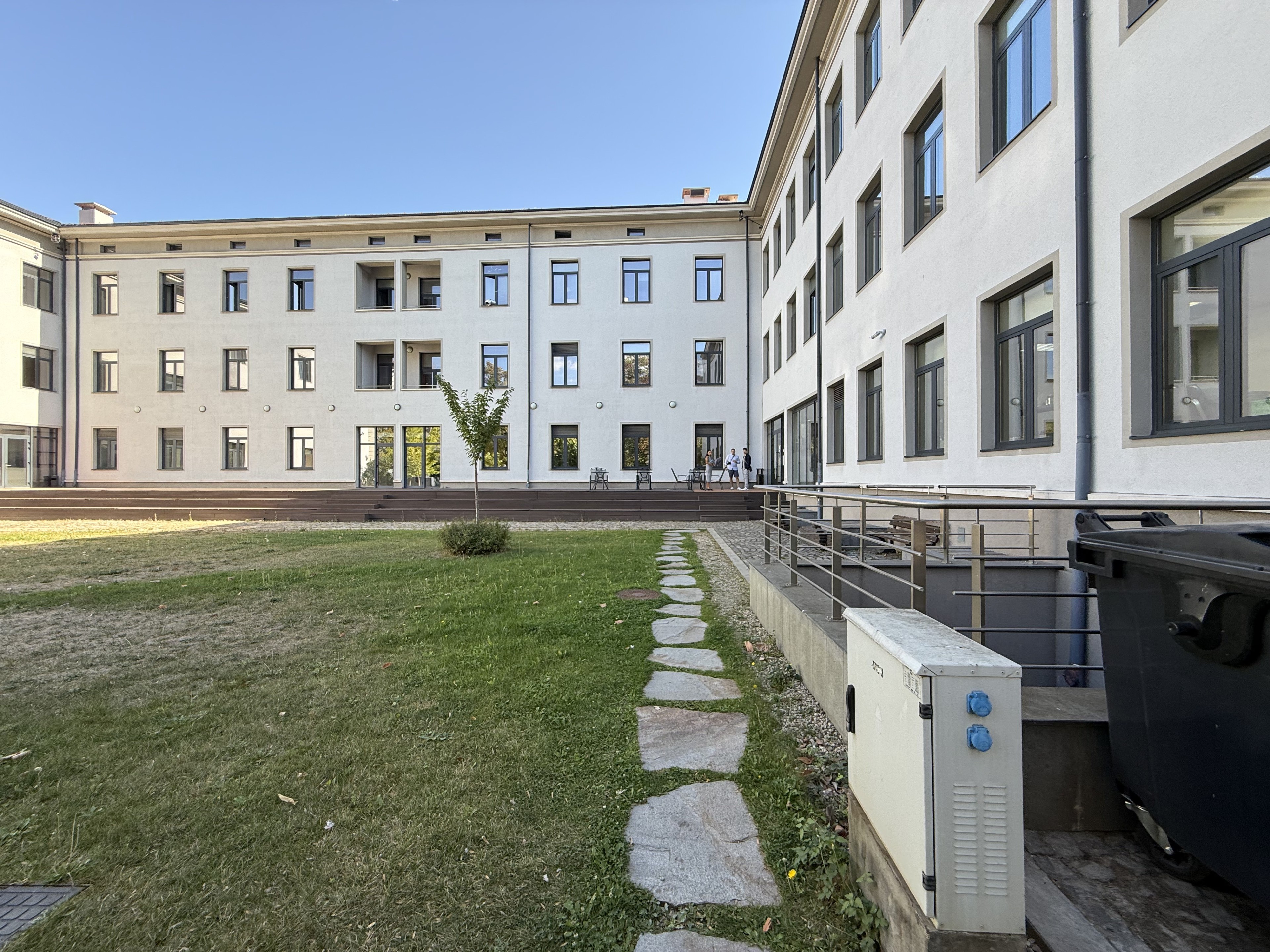 Scoutaround White Logo