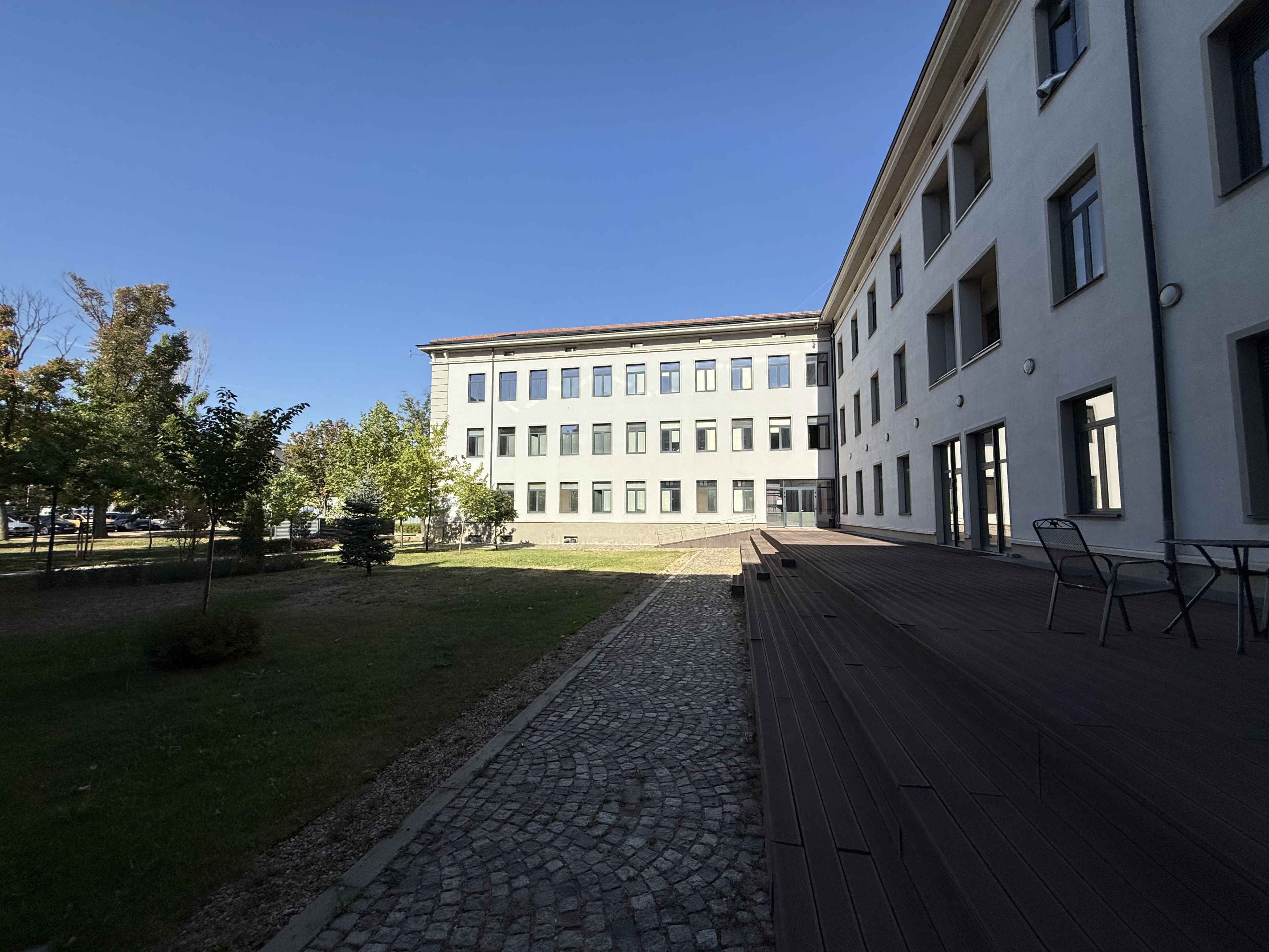 Scoutaround White Logo