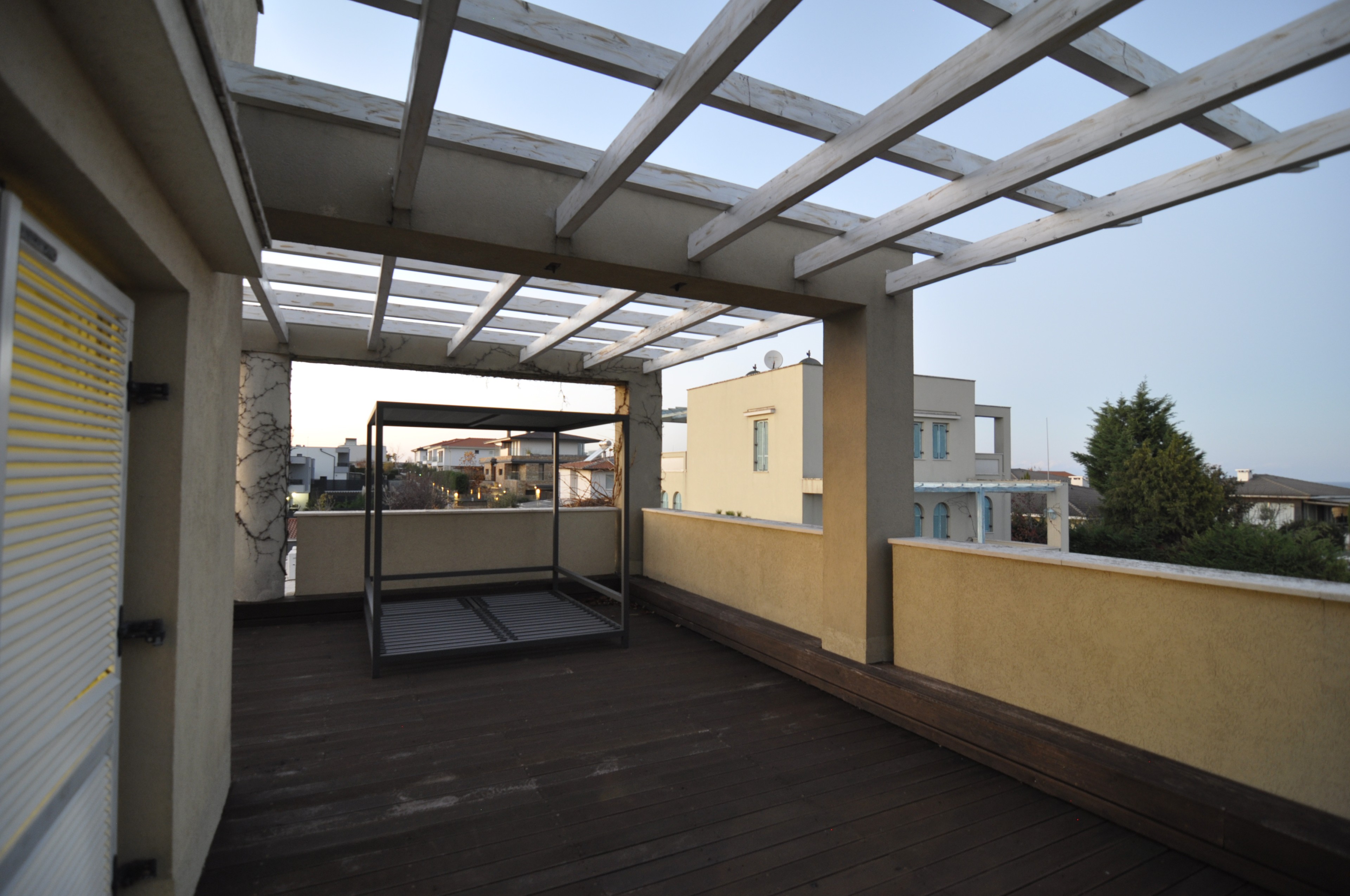 Scoutaround White Logo