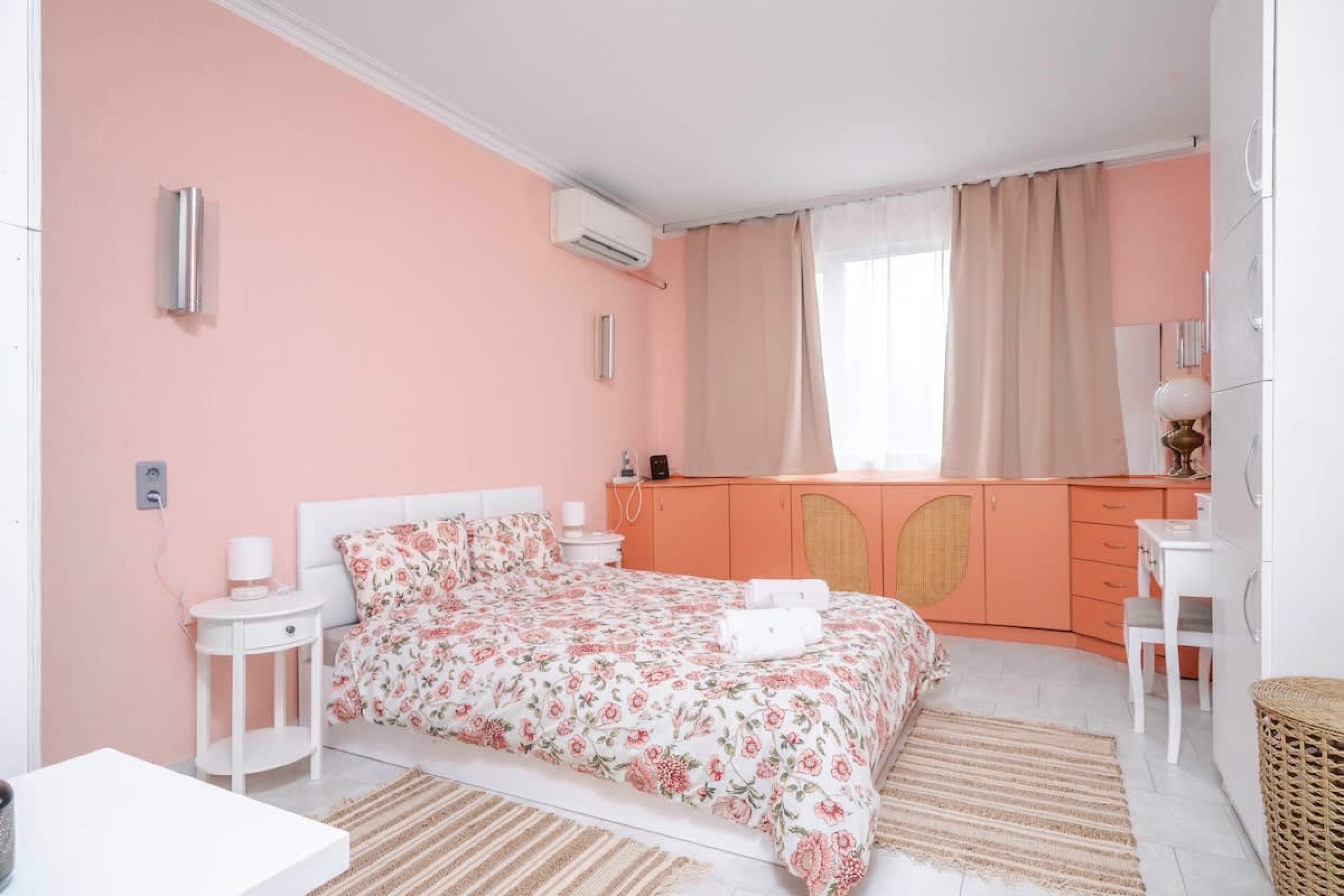 Cozy Apartment near Vitosha Street - Photo 2