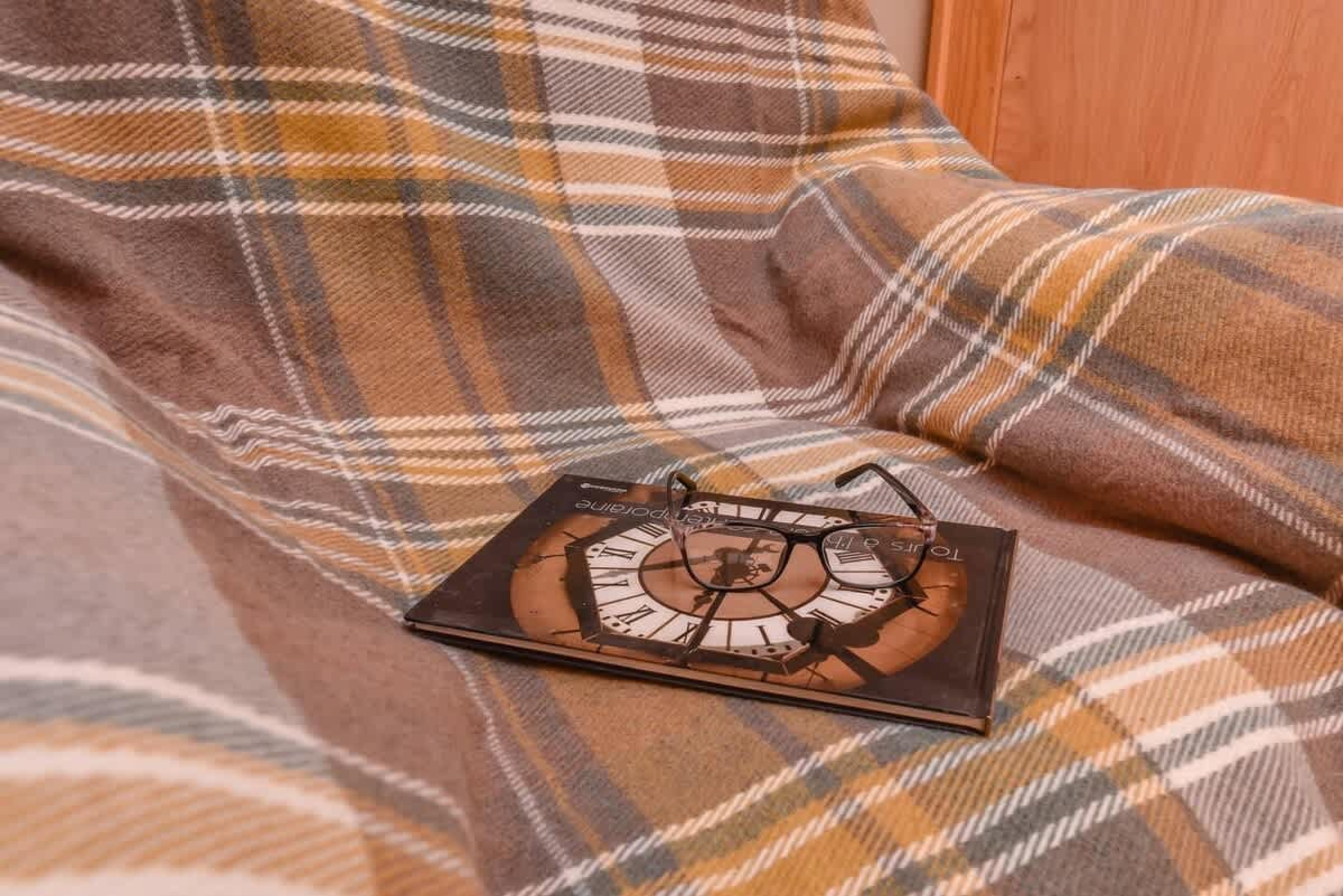 Scoutaround White Logo