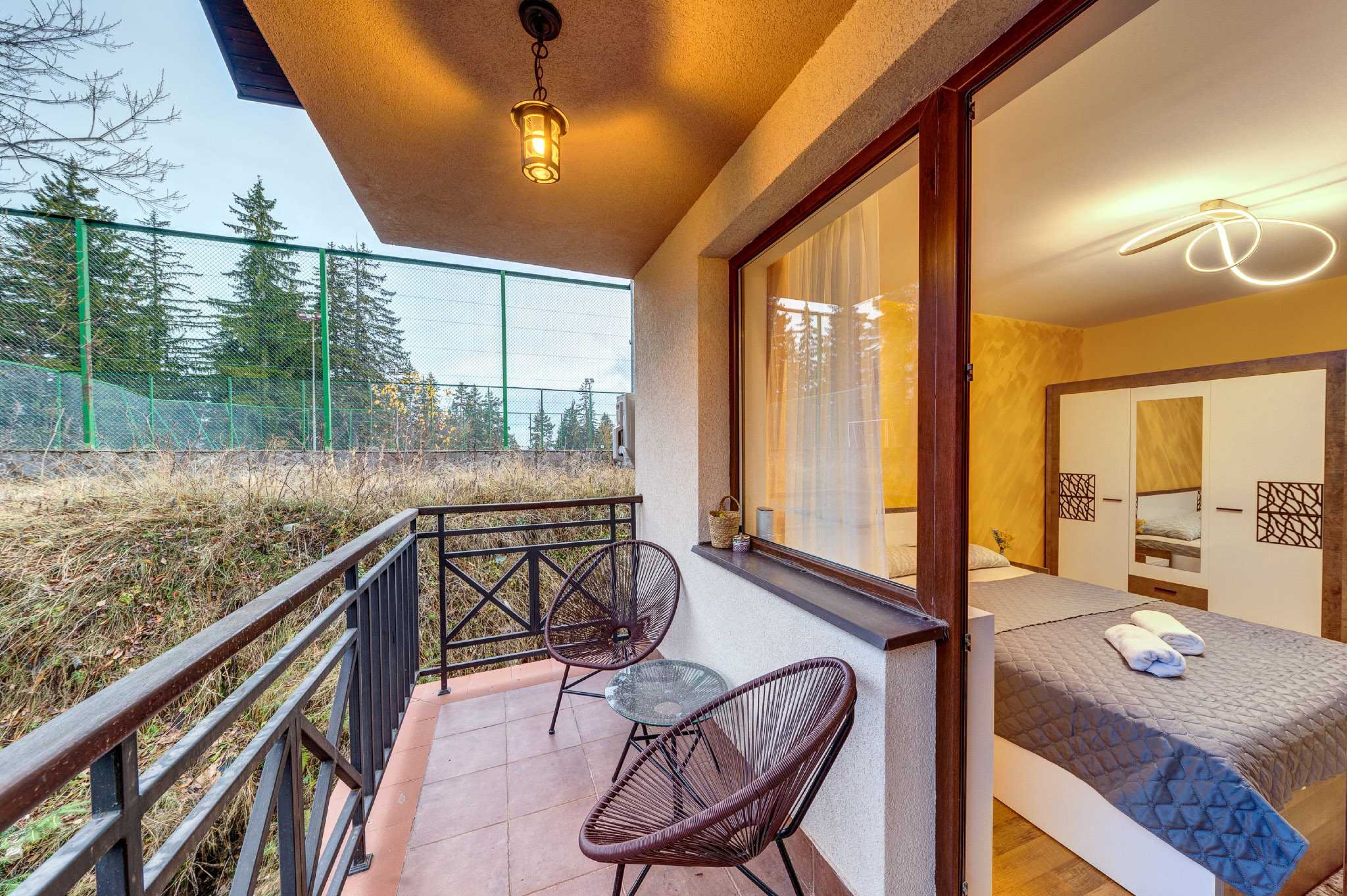 Scoutaround White Logo