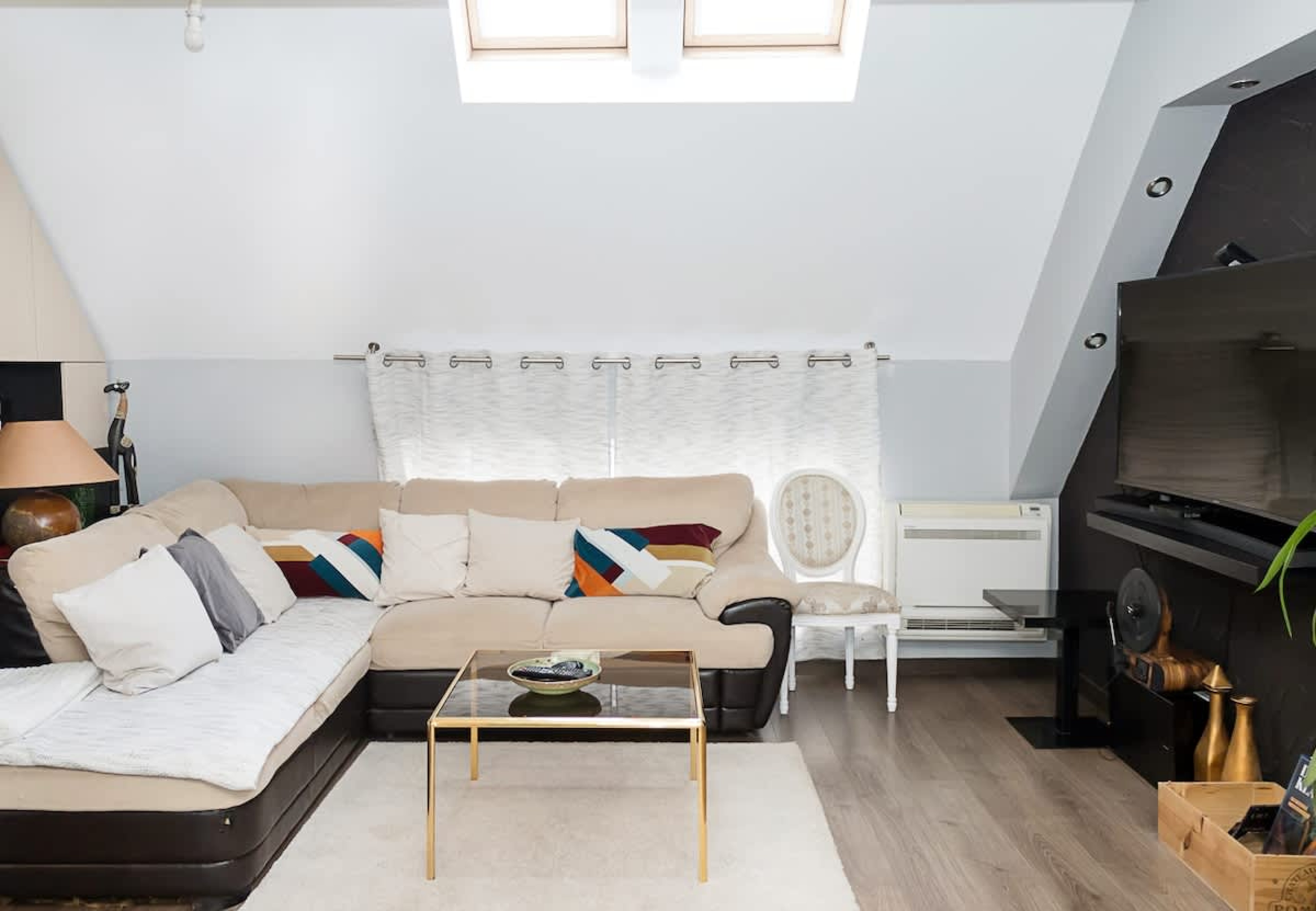 Scoutaround White Logo