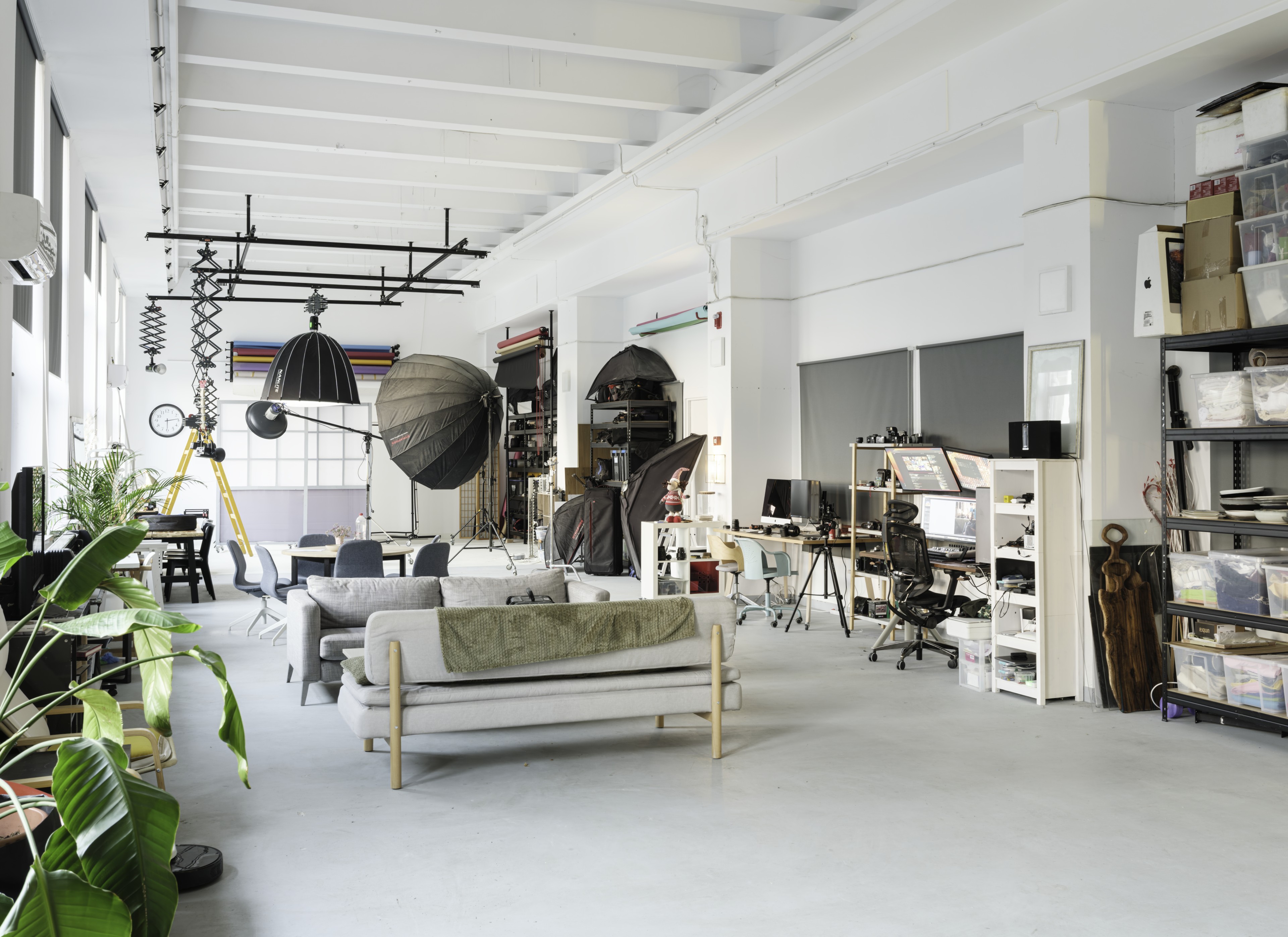 Scoutaround White Logo