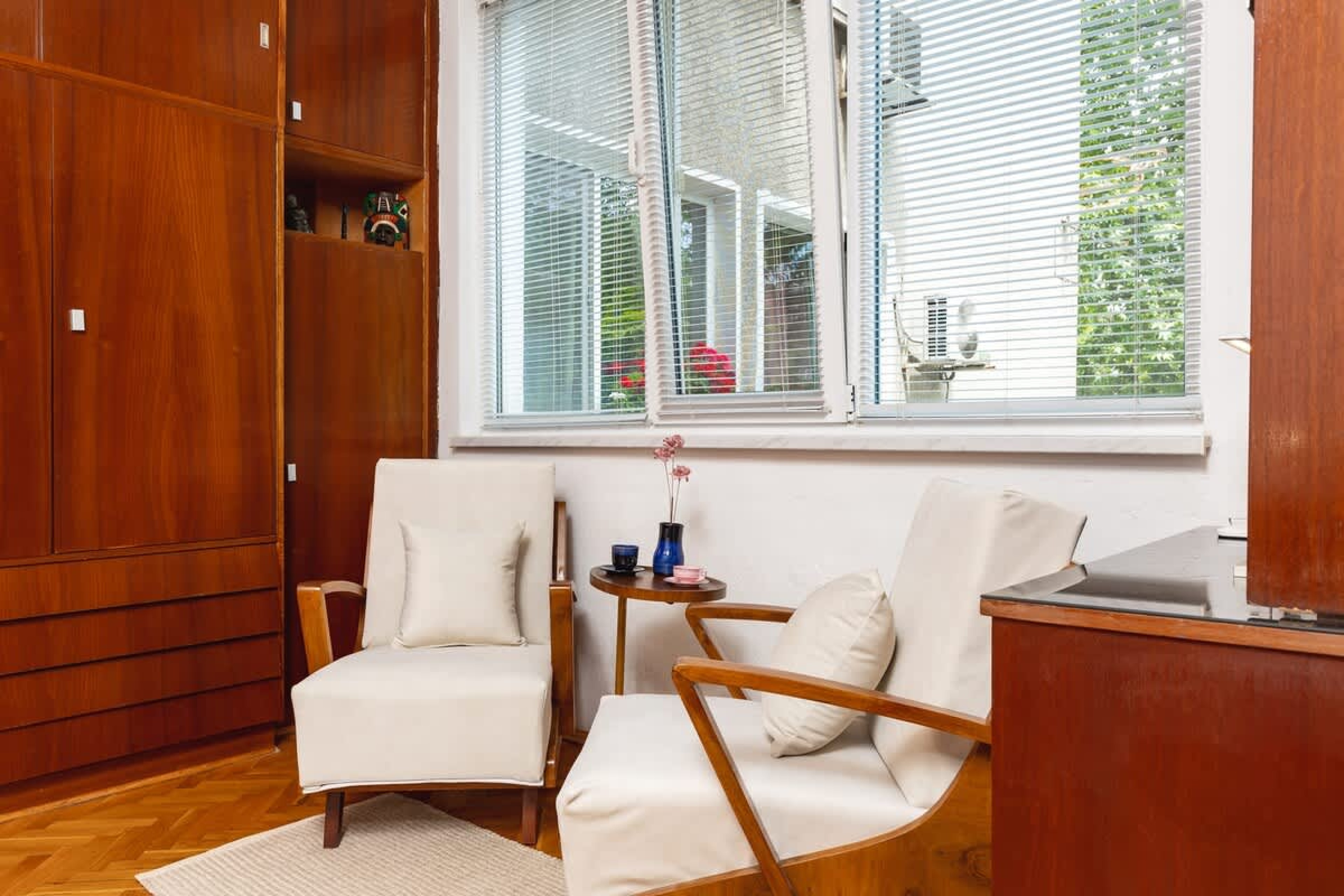 Scoutaround White Logo