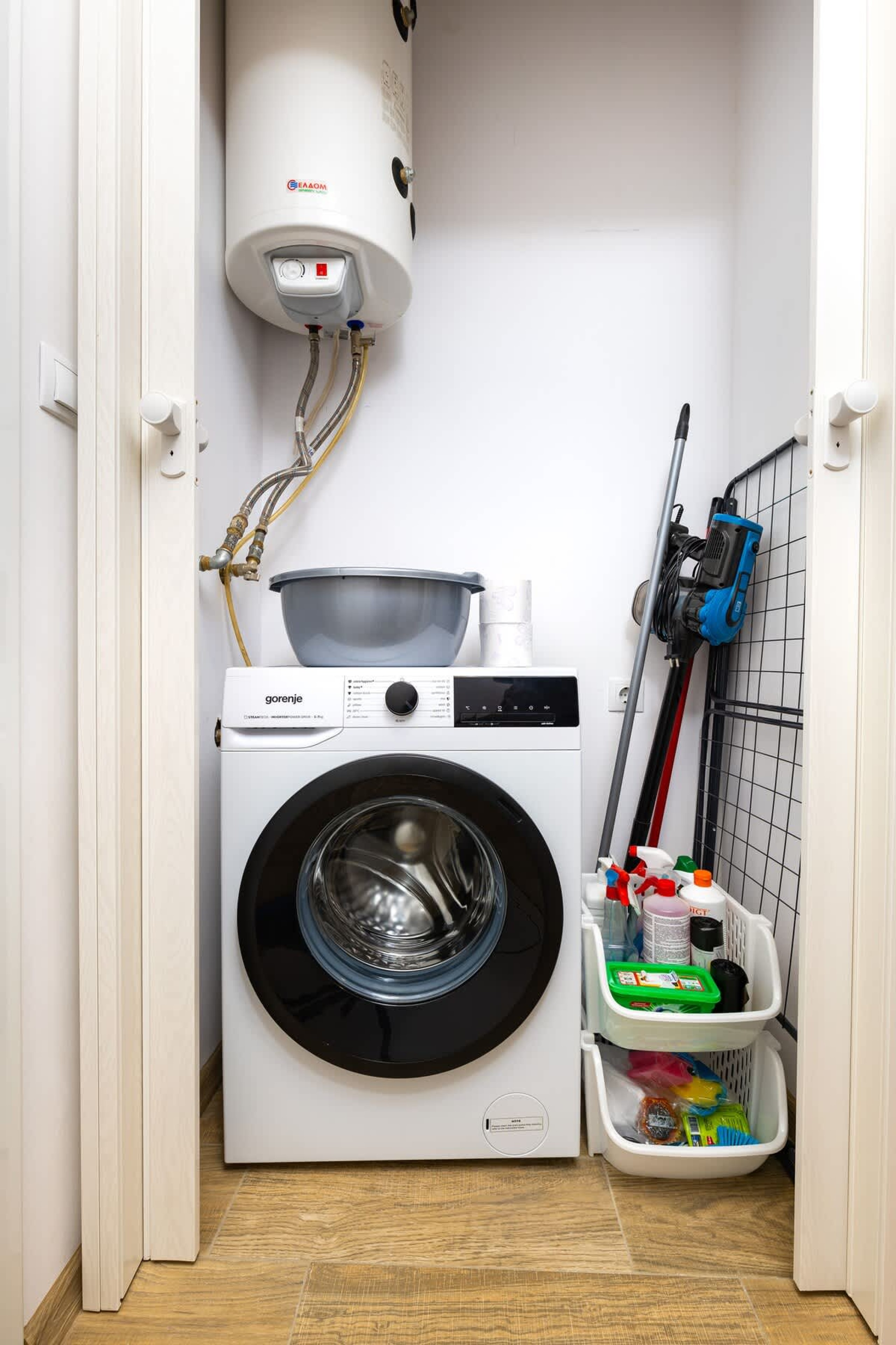 Scoutaround White Logo