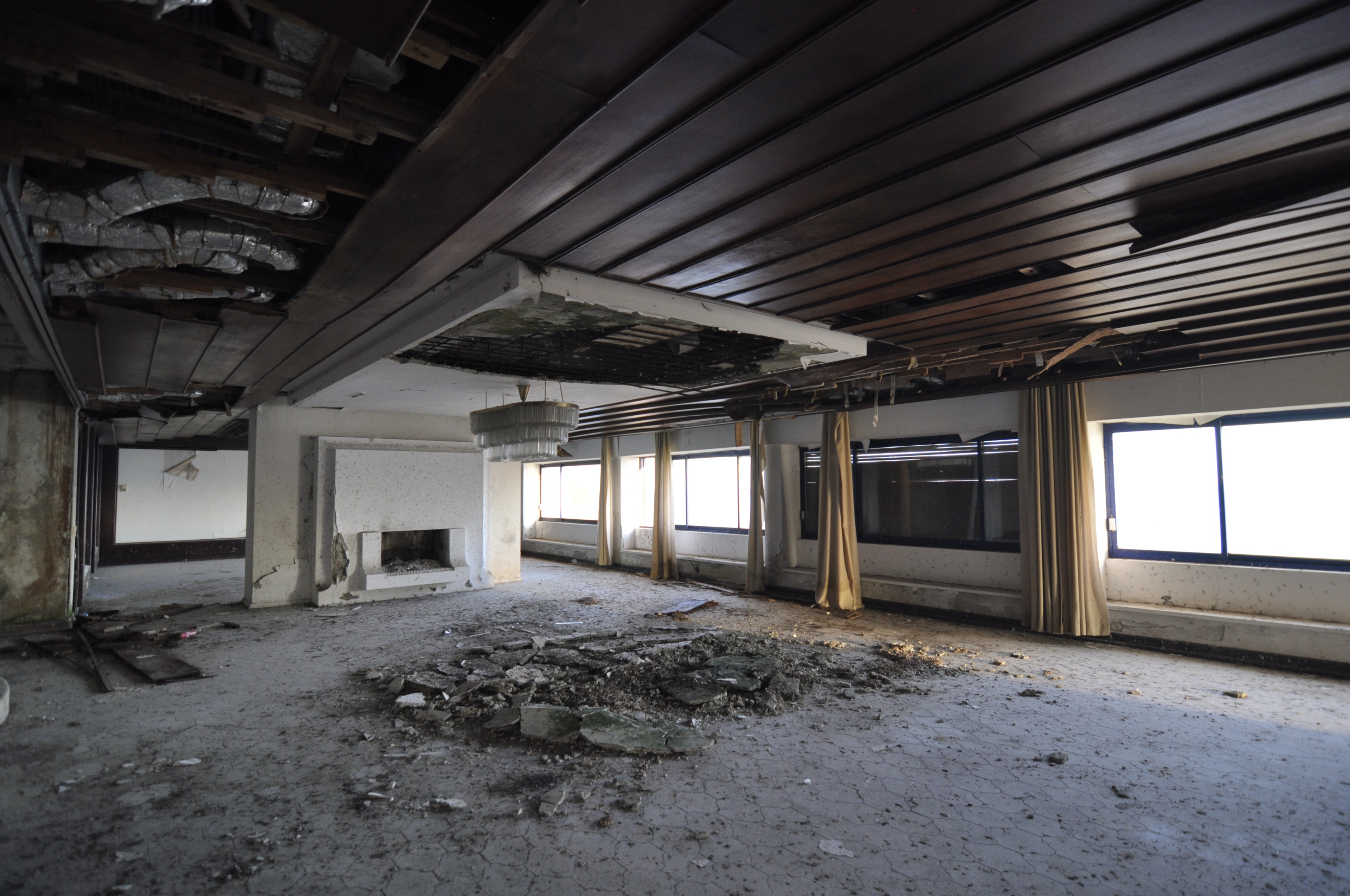 Scoutaround White Logo