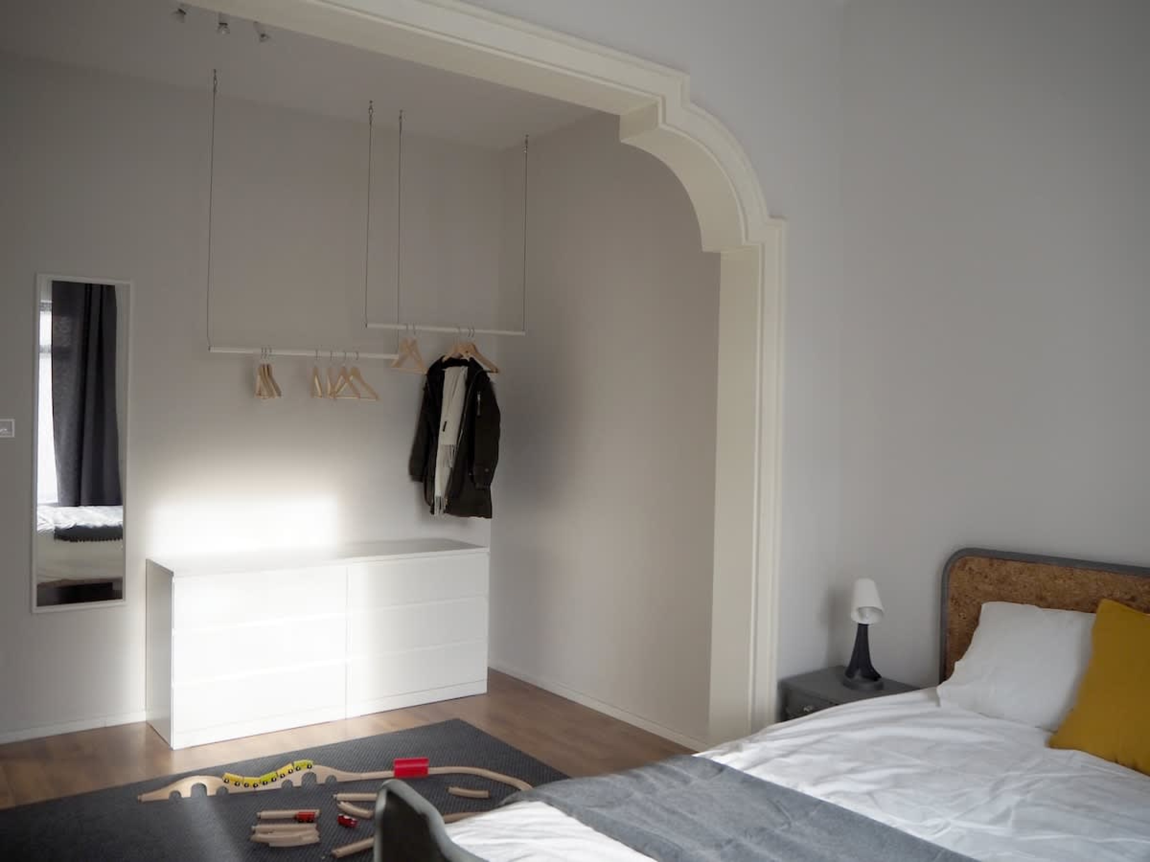 Scoutaround White Logo