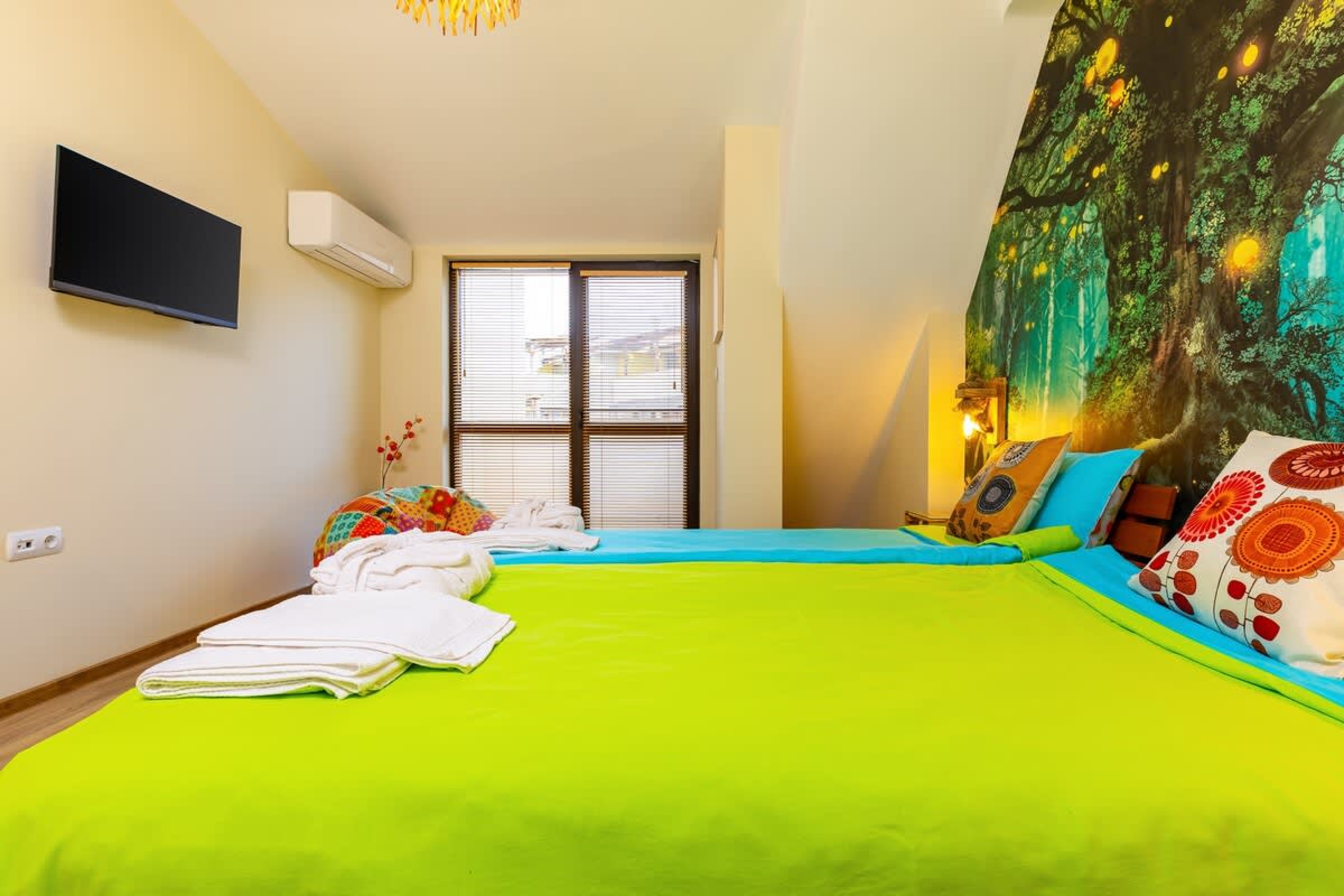 Scoutaround White Logo