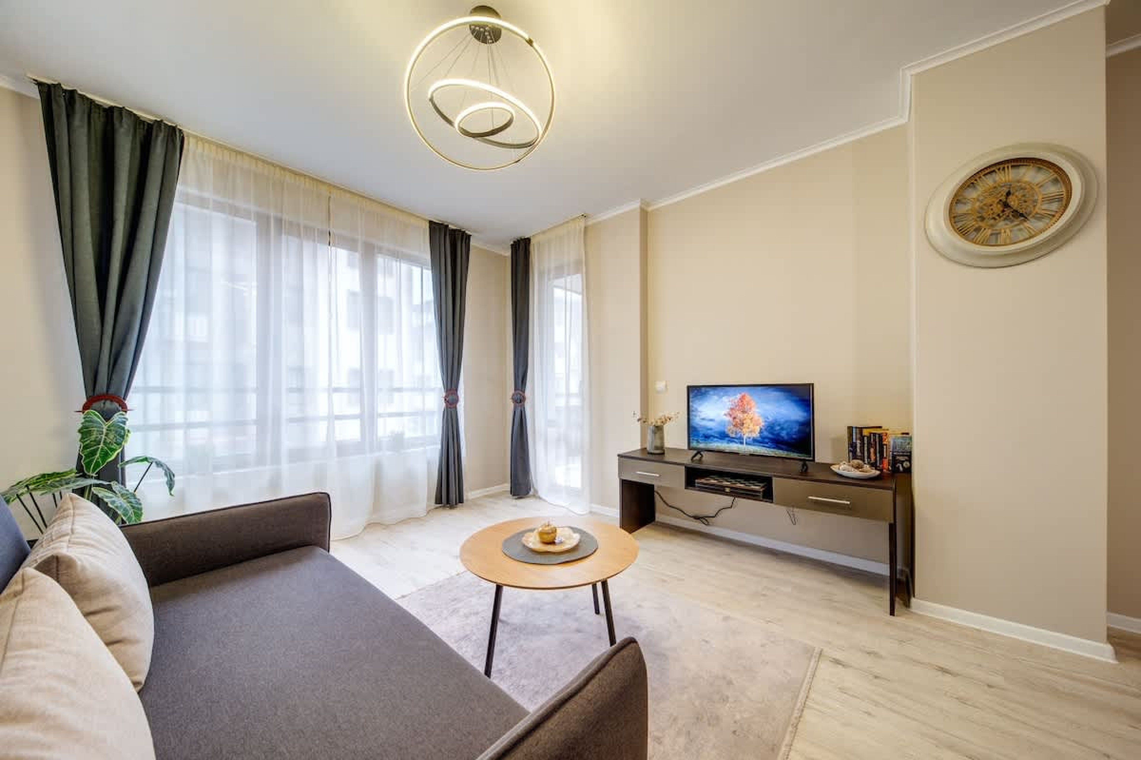 Scoutaround White Logo