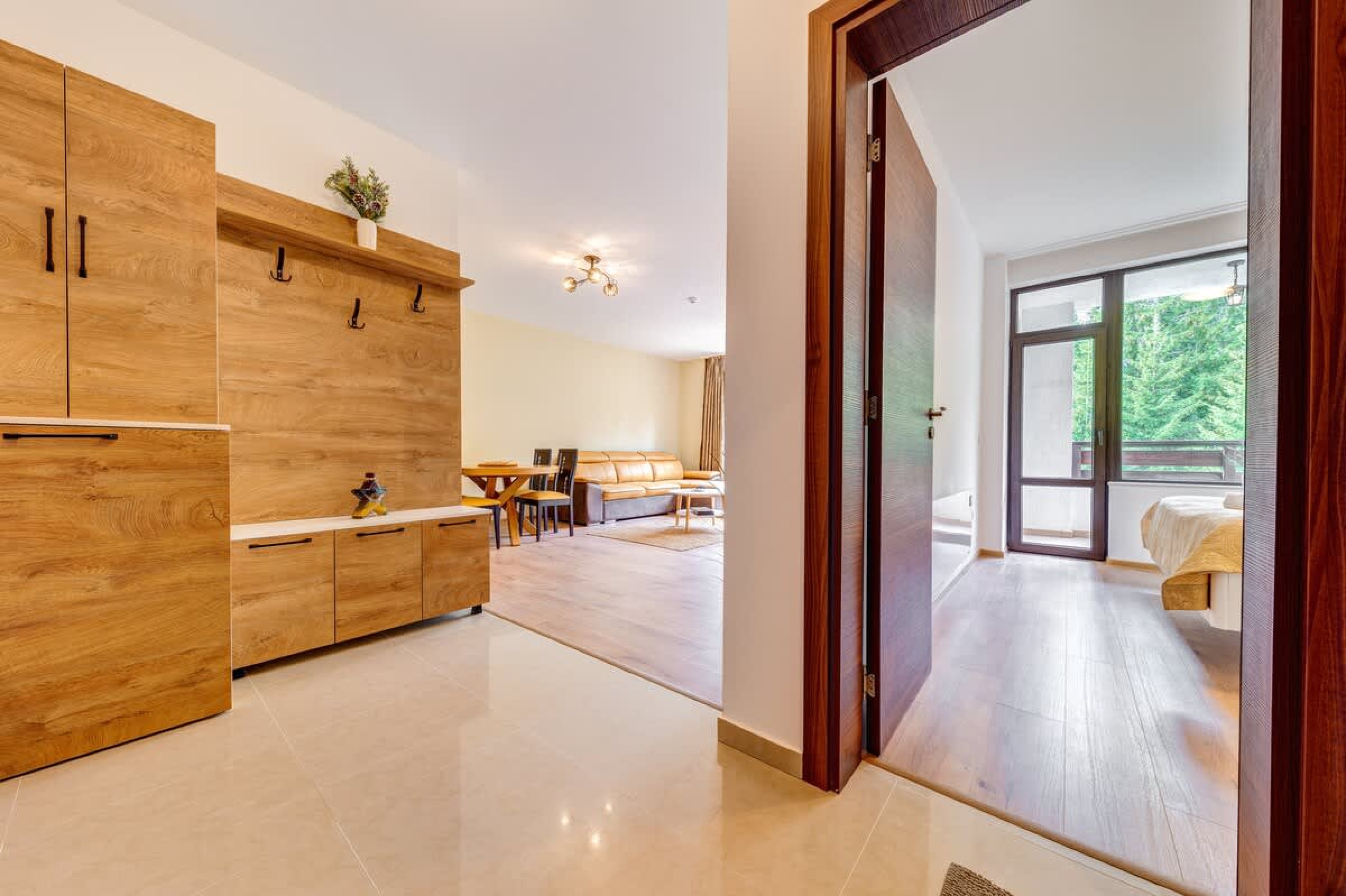 Scoutaround White Logo