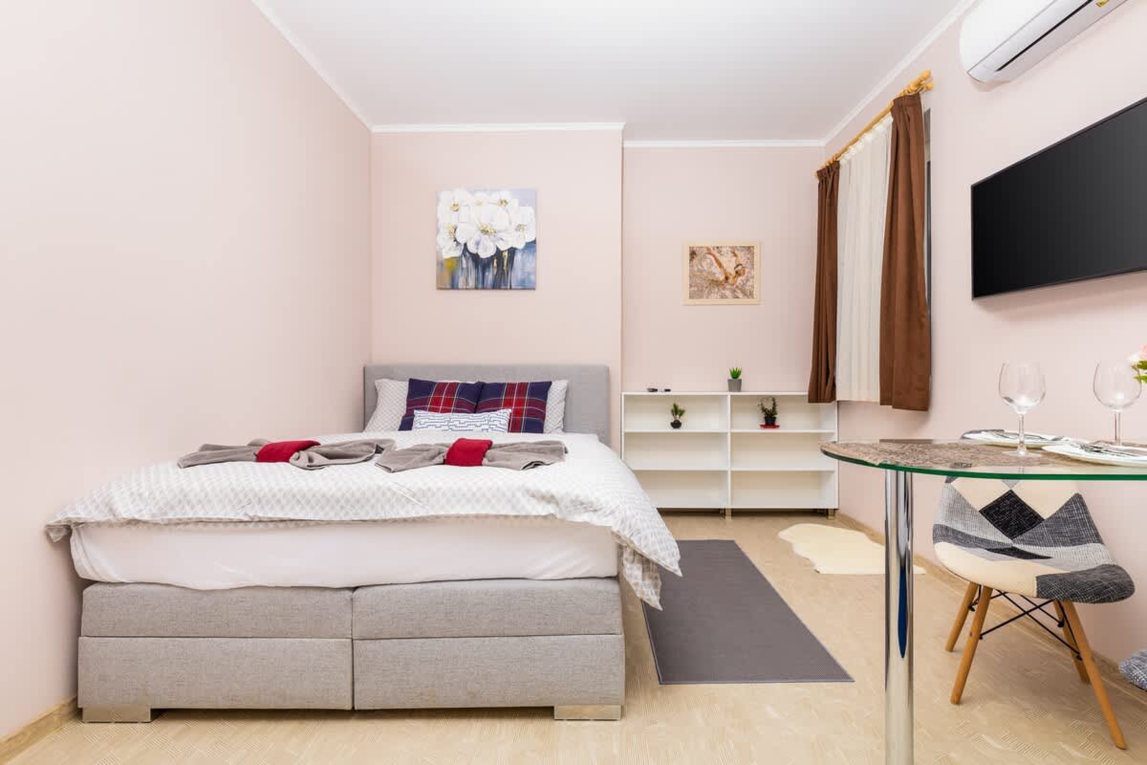 Scoutaround White Logo