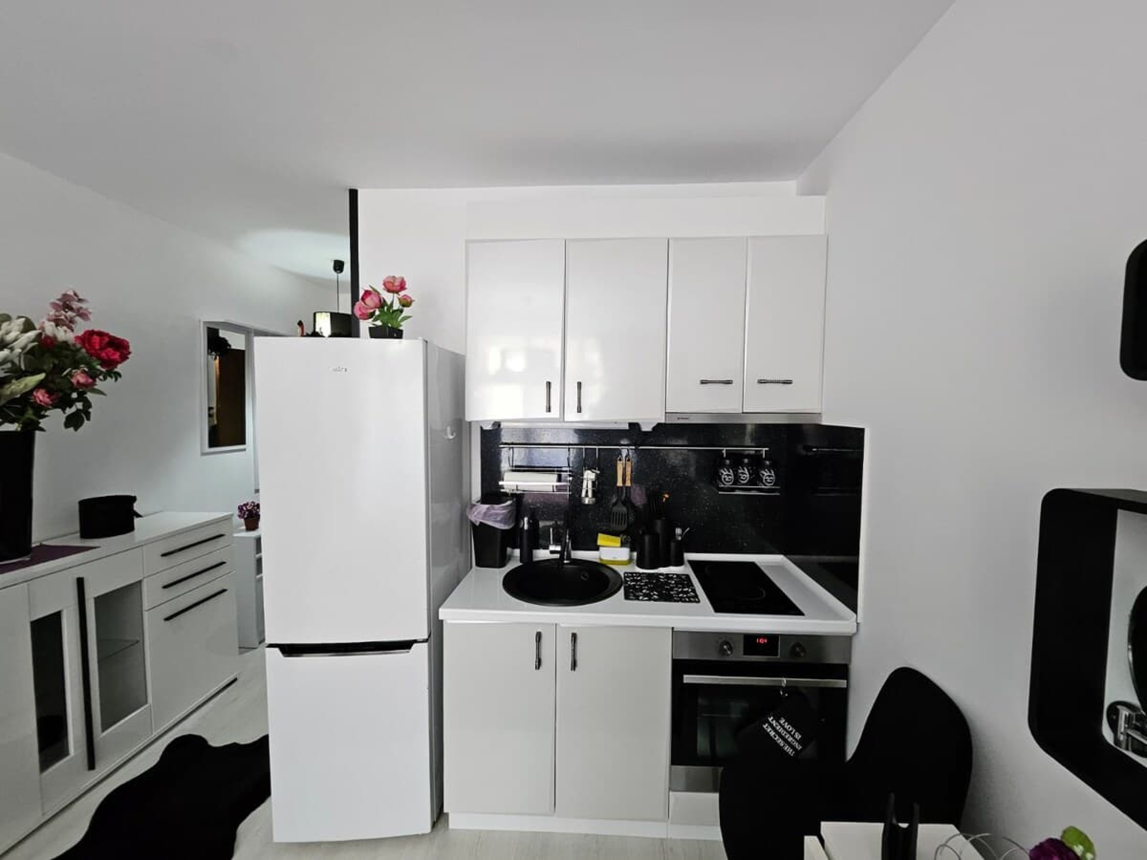 Romantic Sensual Retreat Studio by Flat Manager - Photo 18