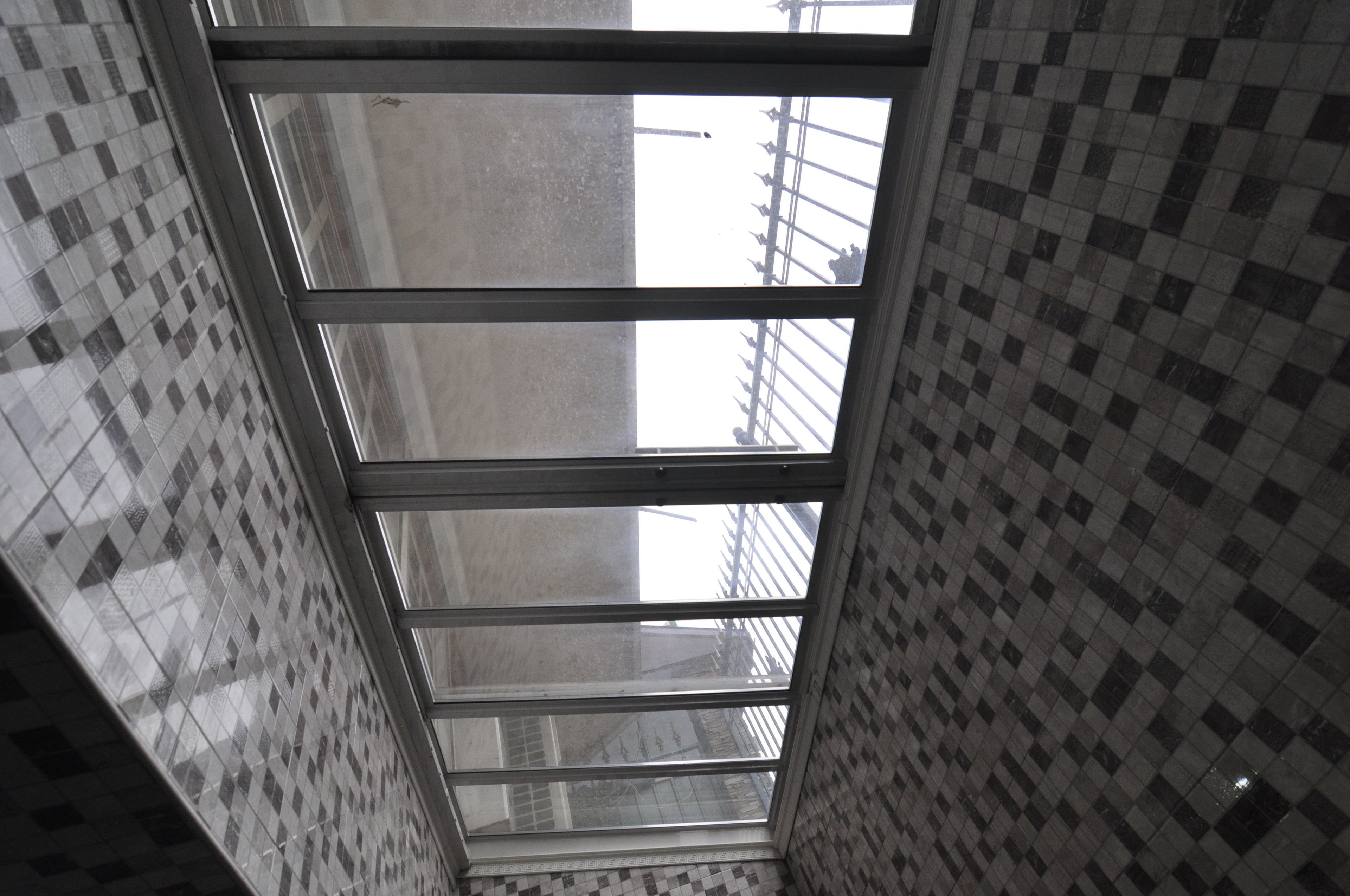 Scoutaround White Logo