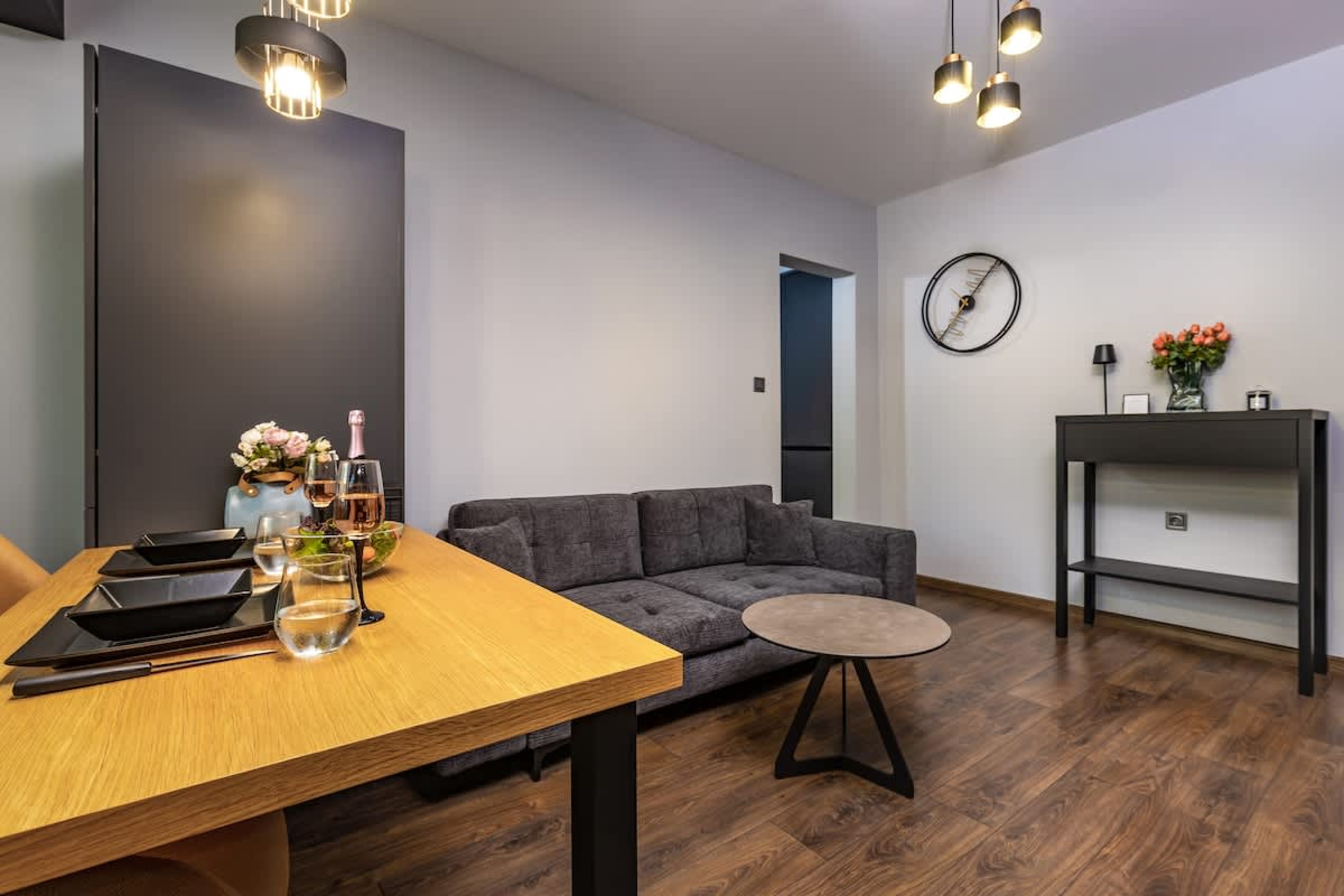 Scoutaround White Logo