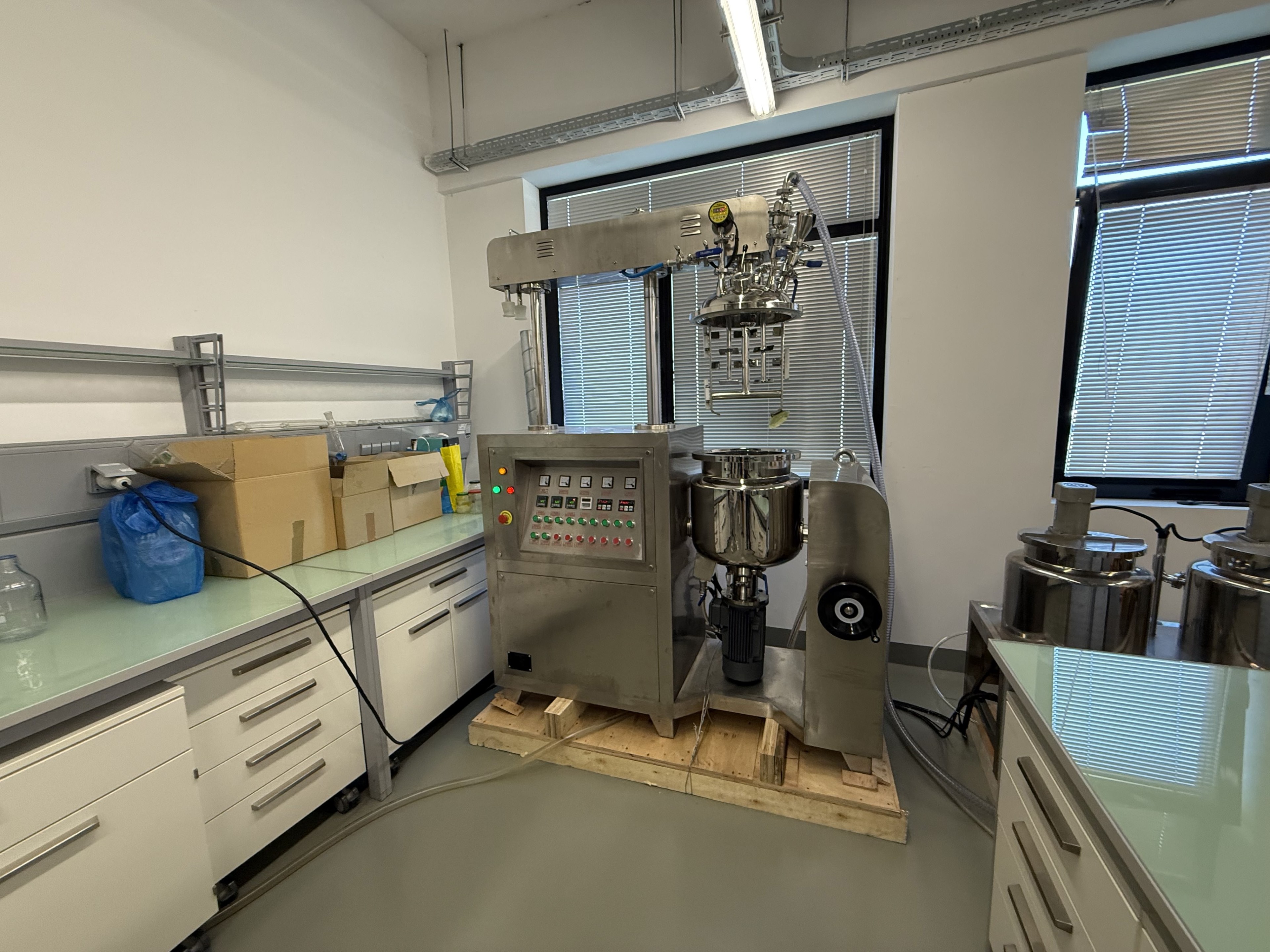 Scoutaround White Logo