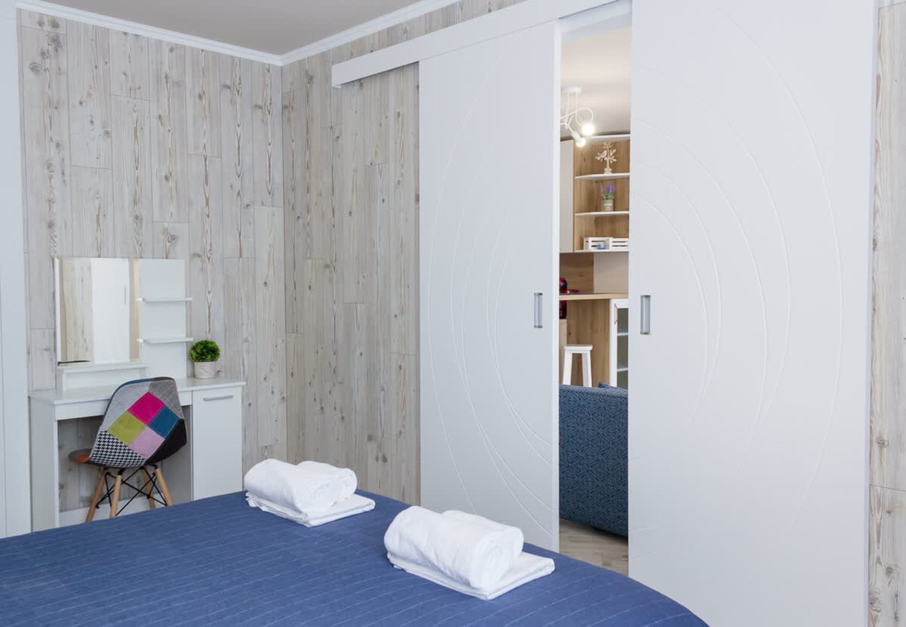 Sunny Blue  One-Bedroom Flat with Balcony - Photo 19