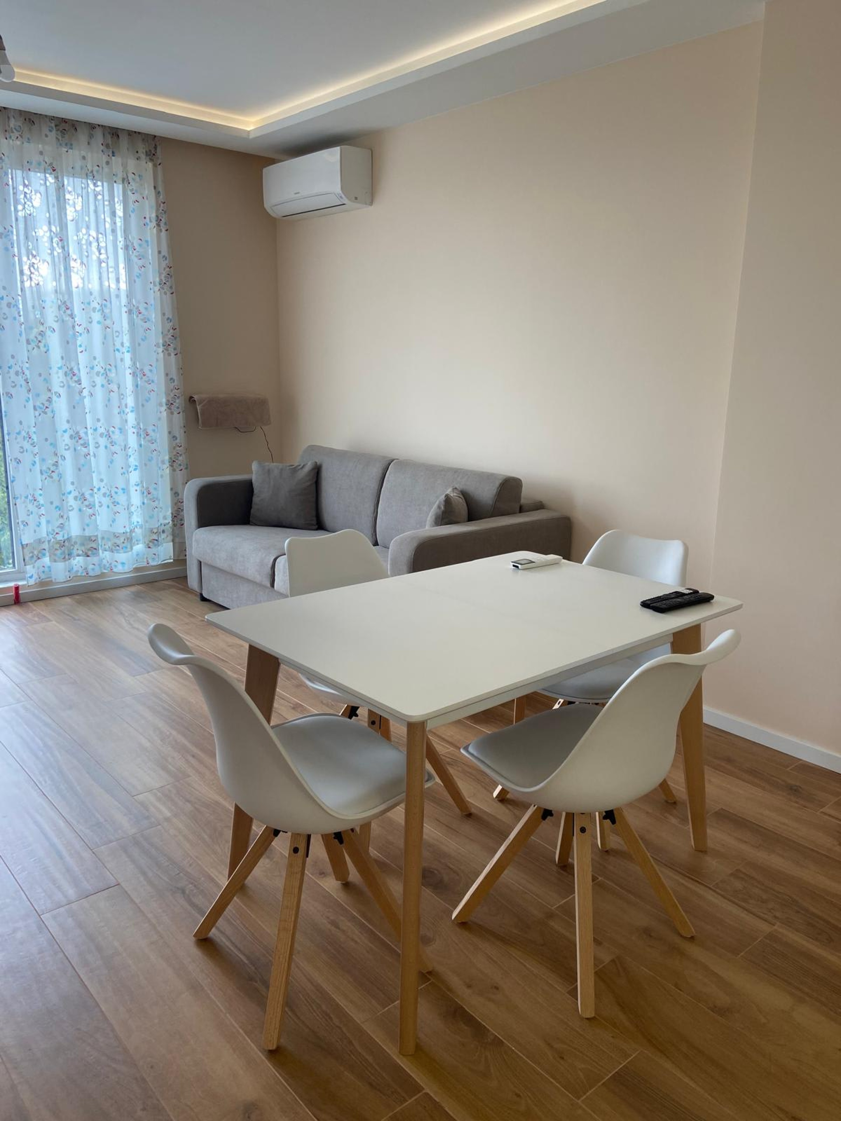 Scoutaround White Logo