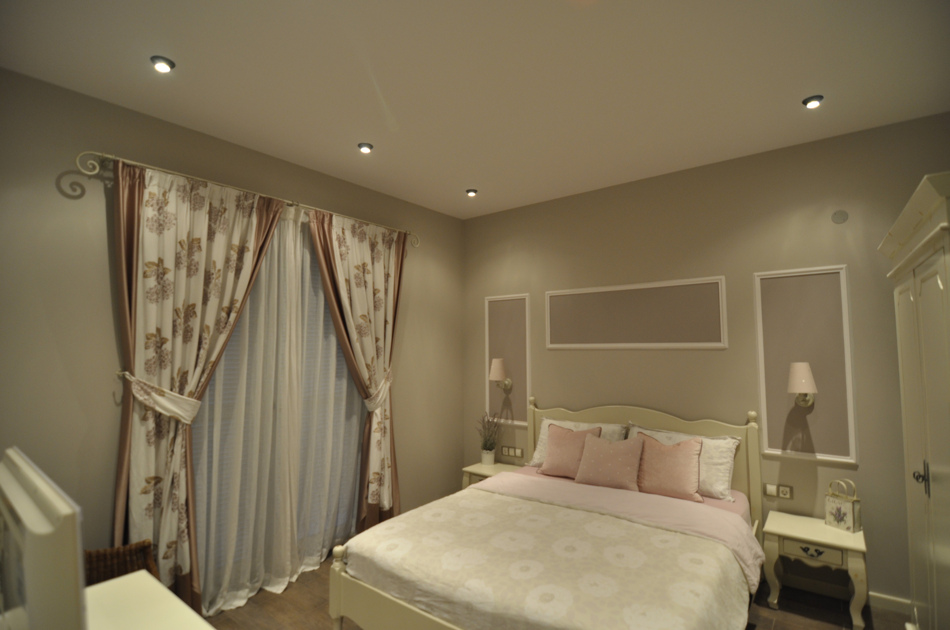 Scoutaround White Logo