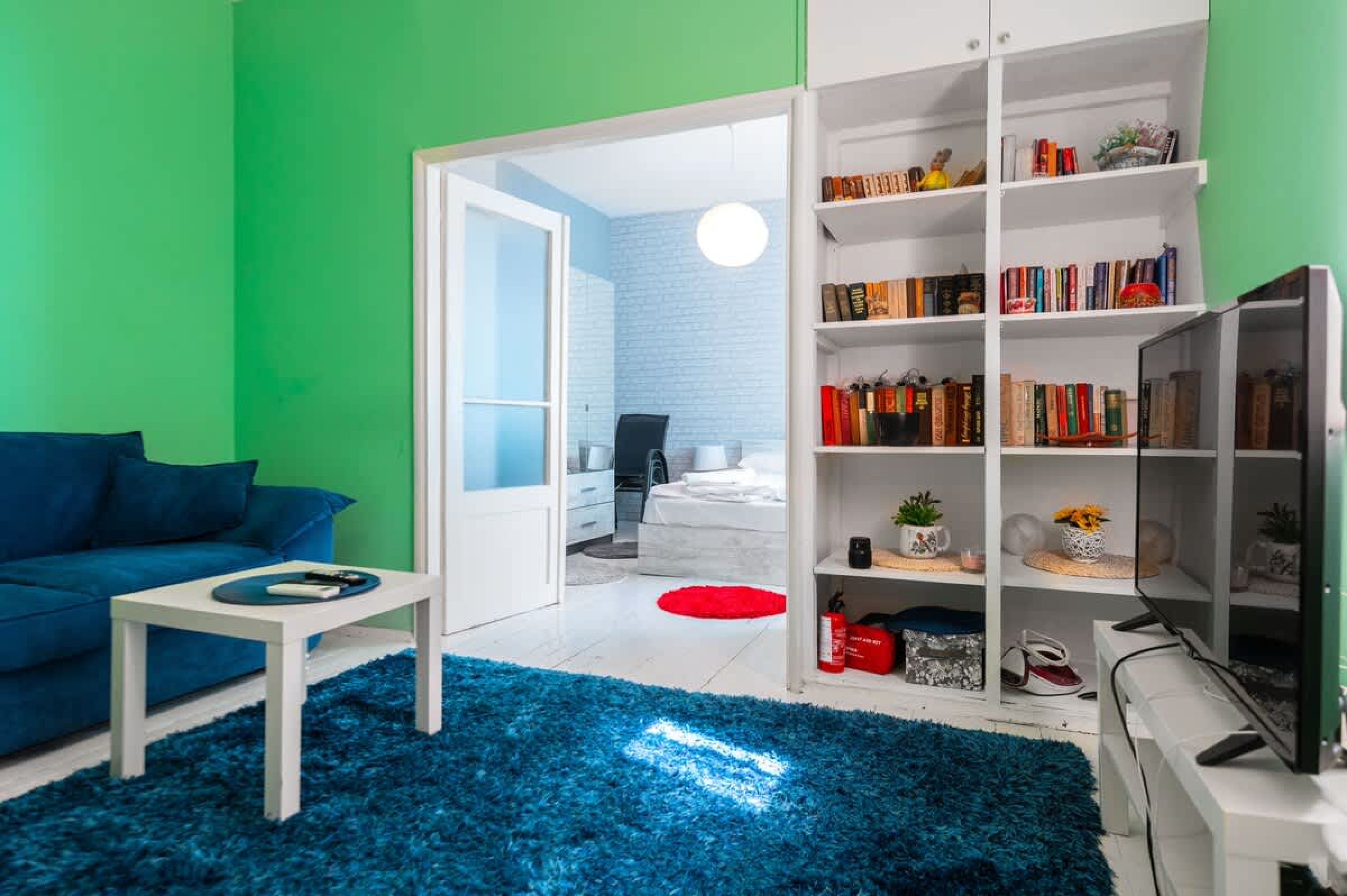 Scoutaround White Logo