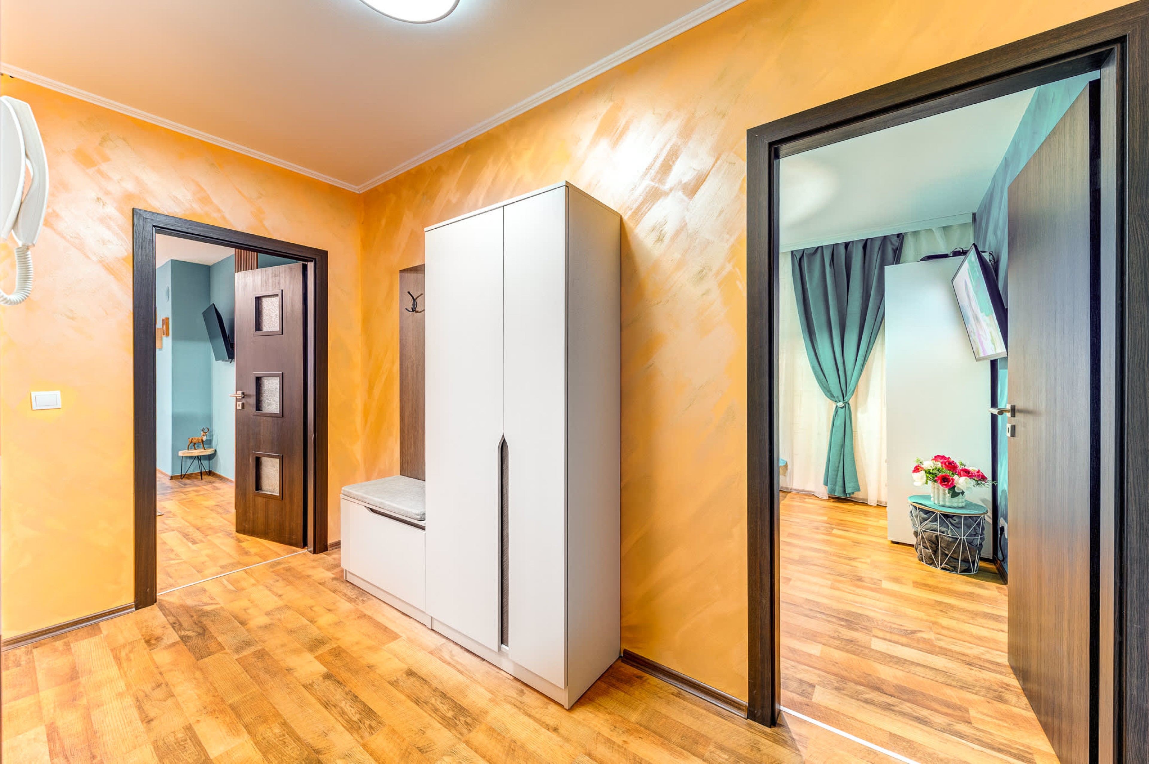 Scoutaround White Logo