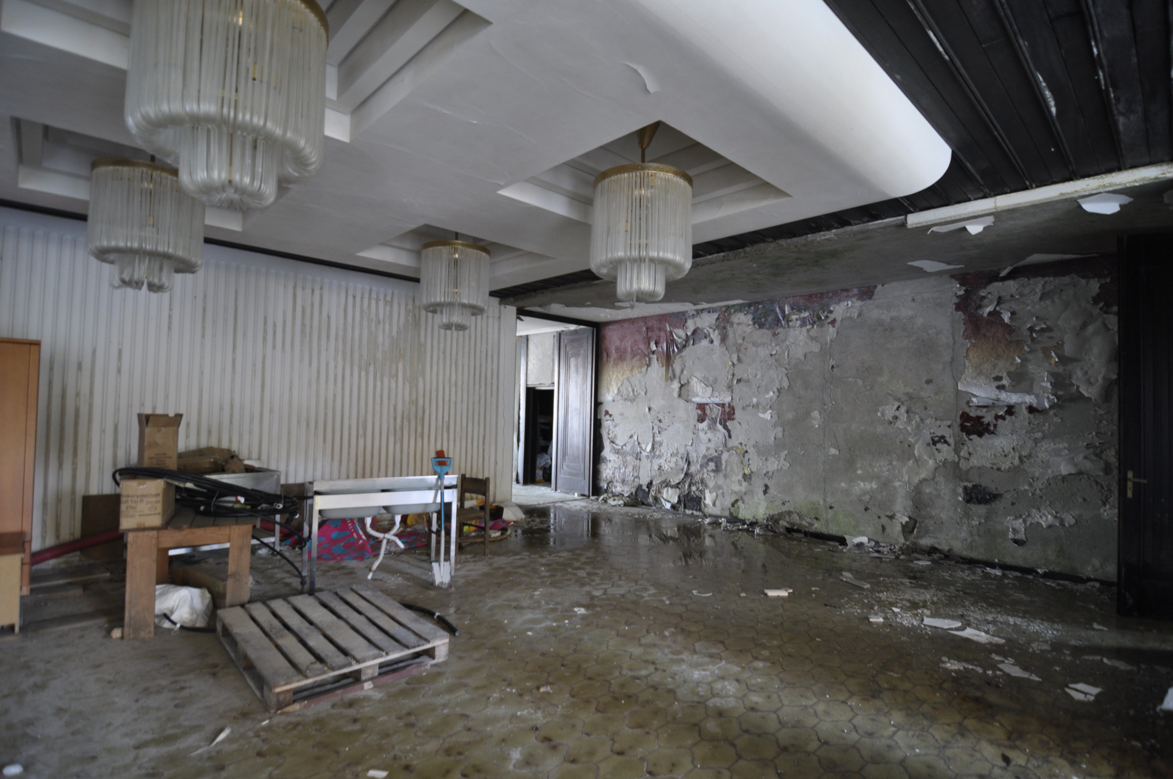 Scoutaround White Logo