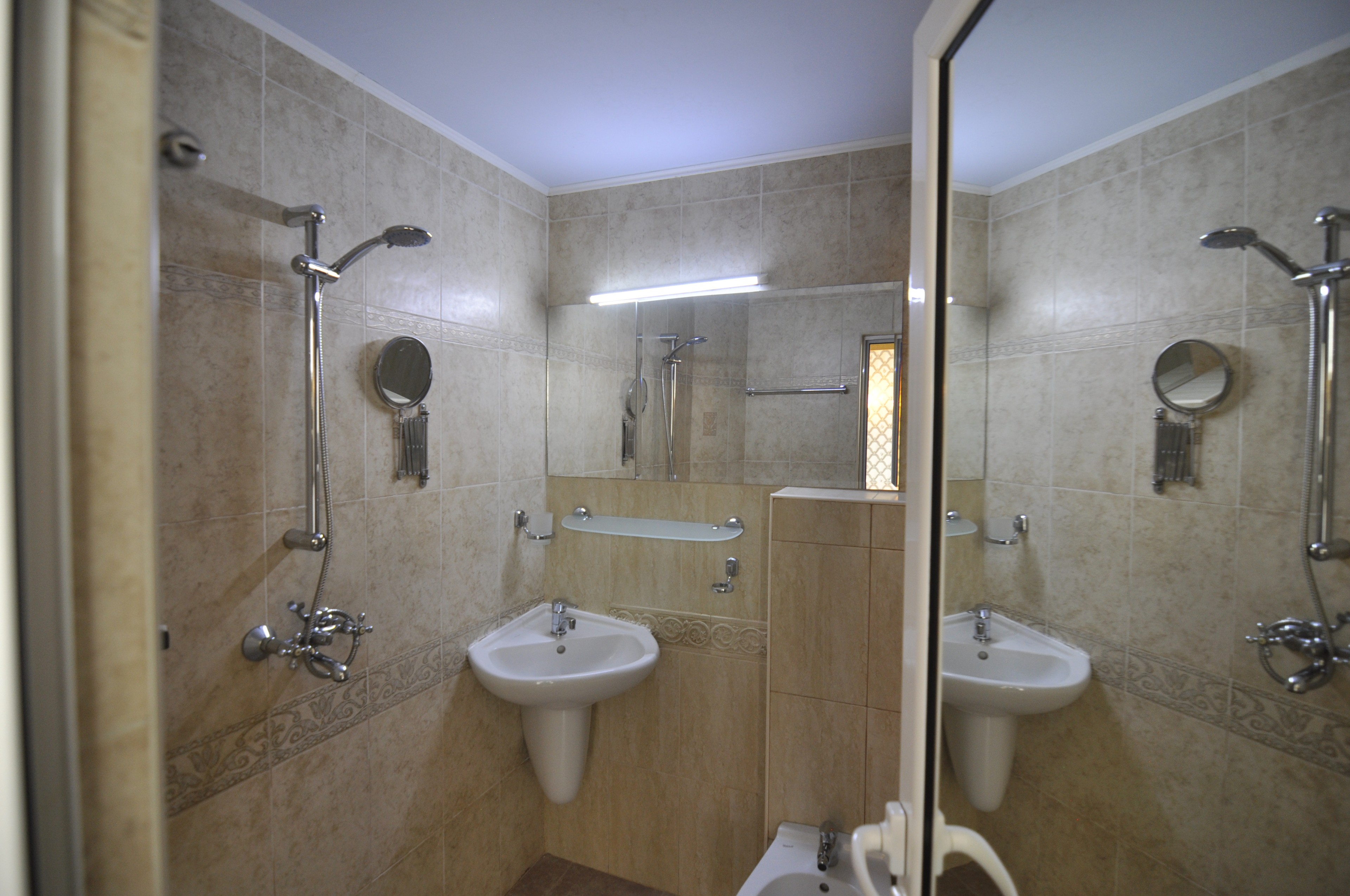 Scoutaround White Logo