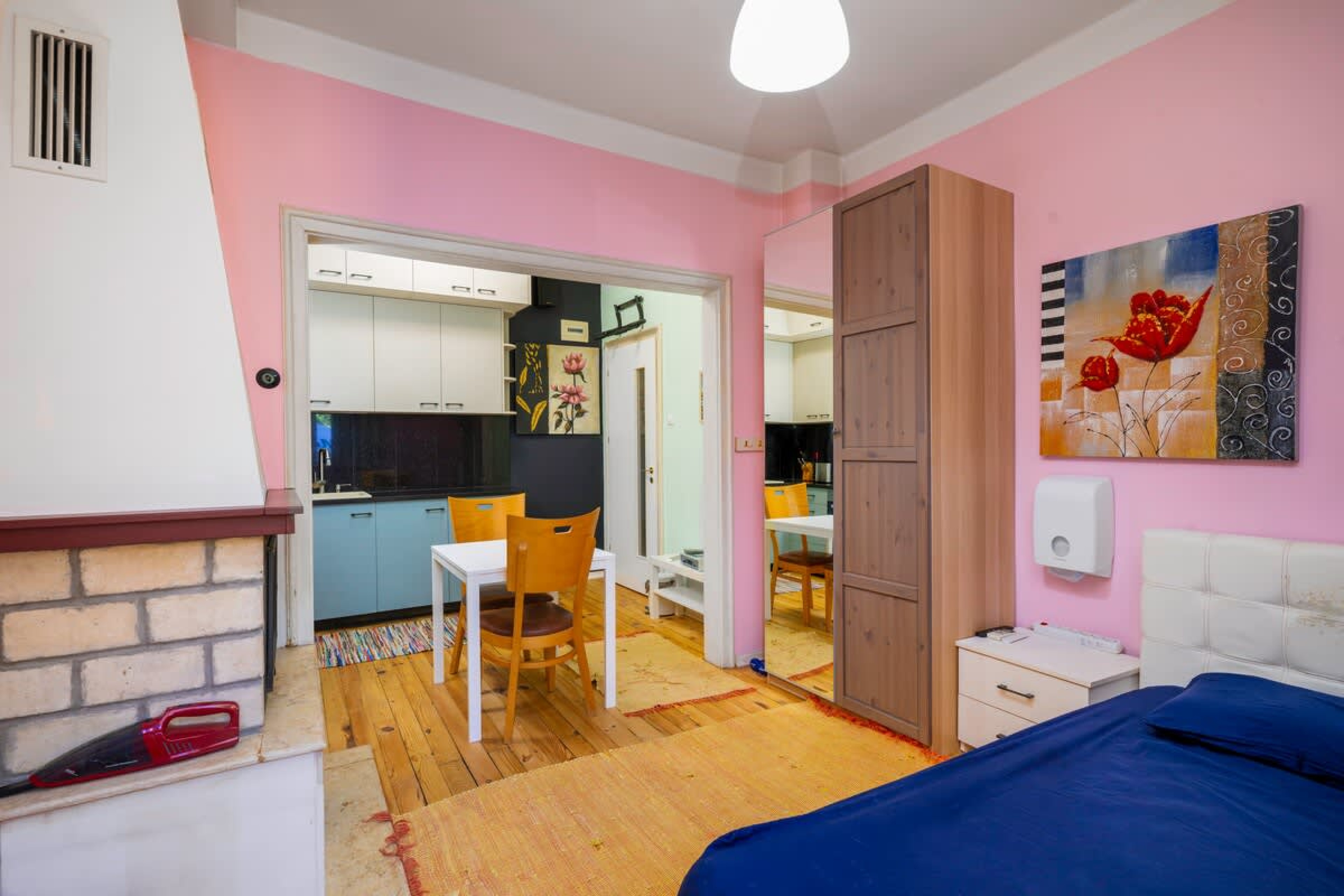 Sofia's 1BD Colourful Getaway Near NDK - Photo 3