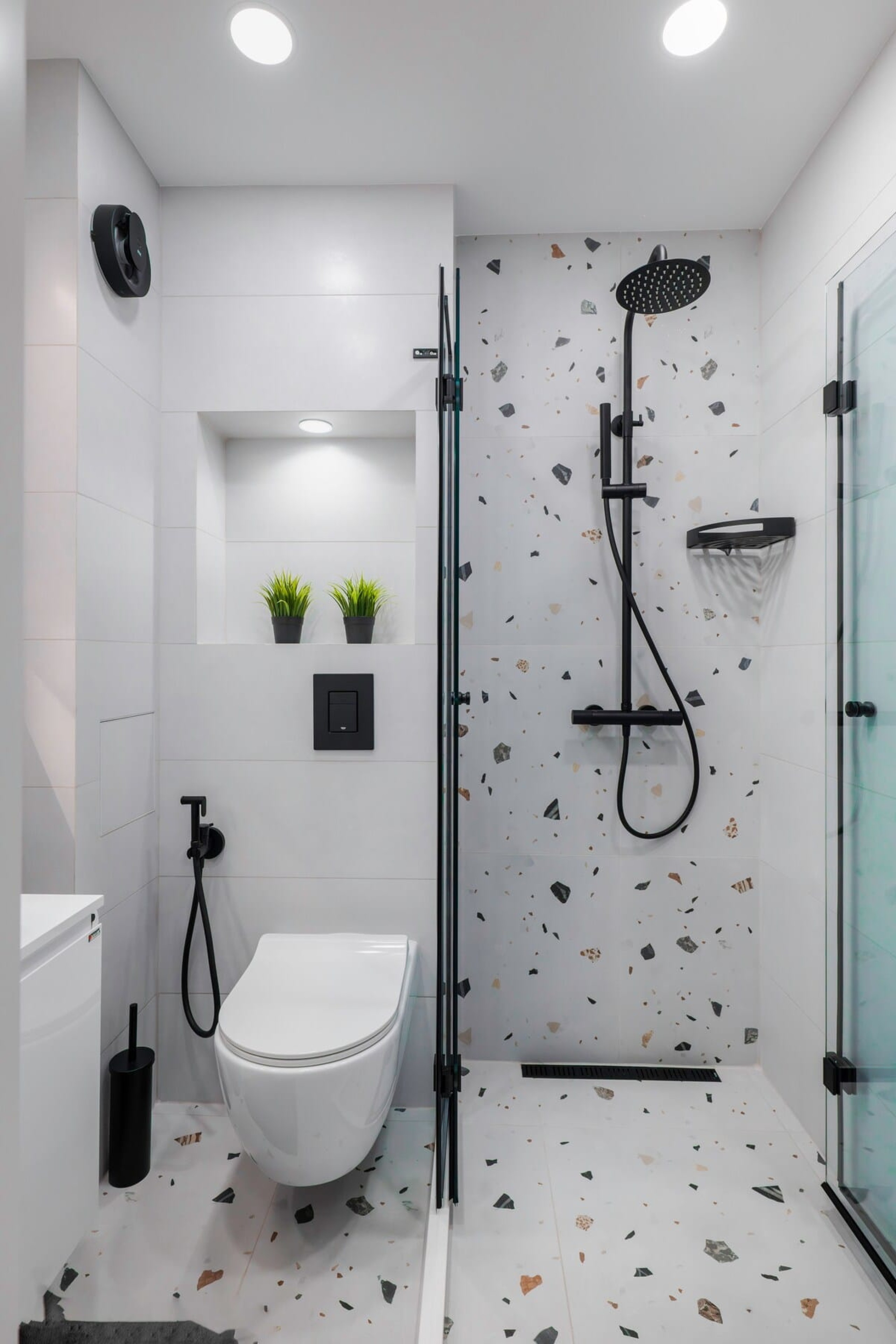 Scoutaround White Logo