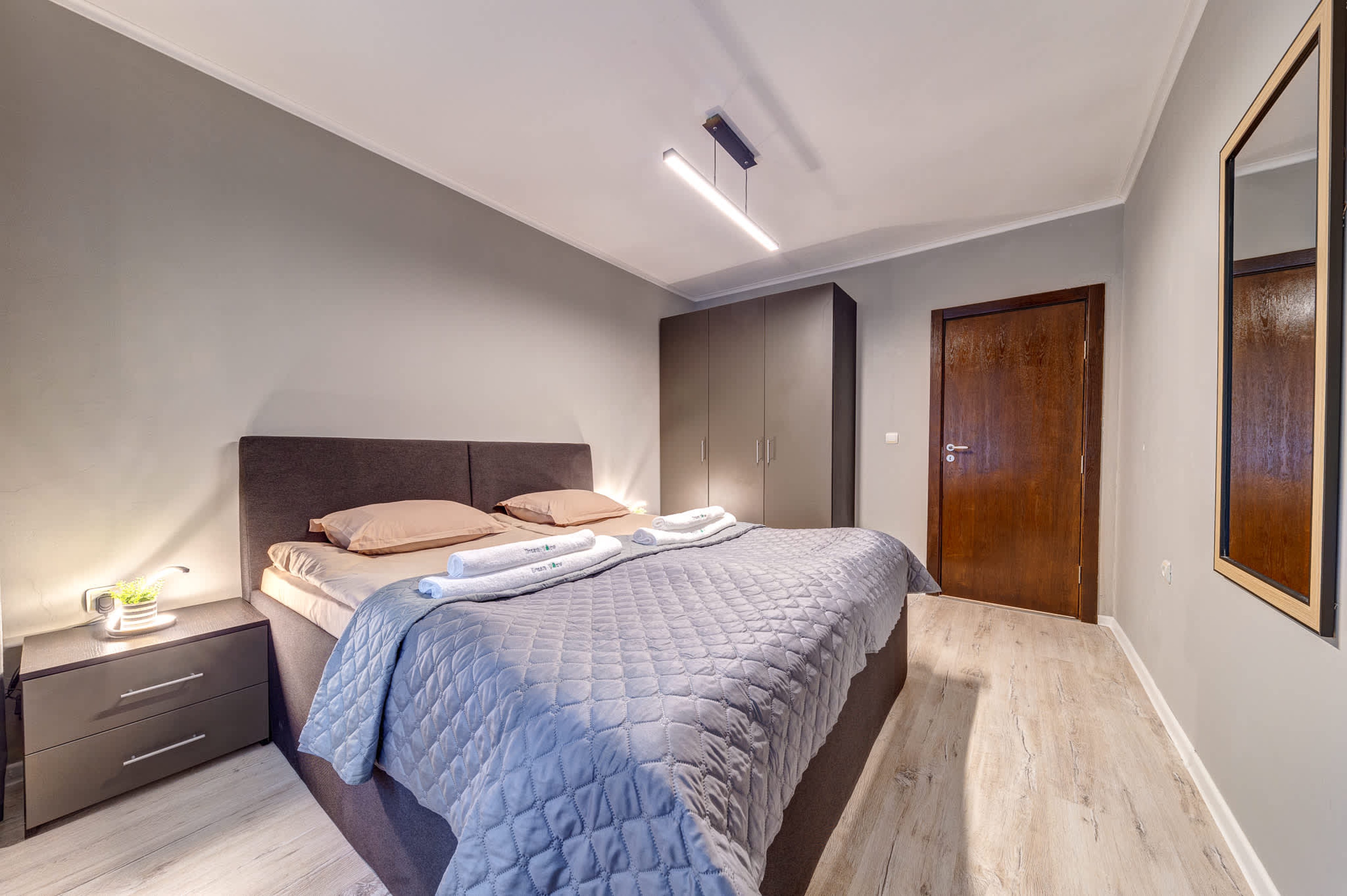 Scoutaround White Logo