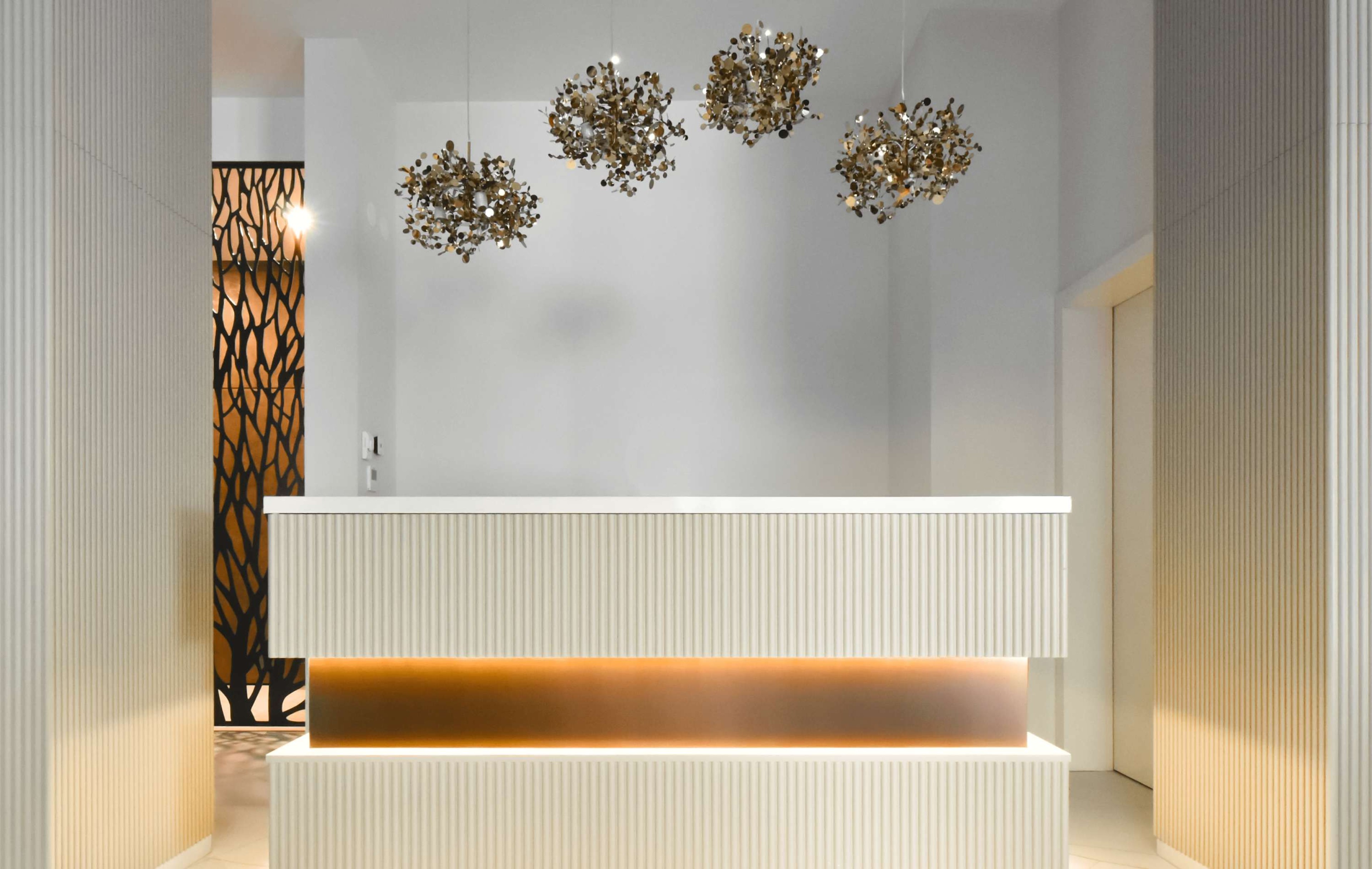 Hayashi Hotel – Deluxe Apartments w/ Breakfast - Photo 11