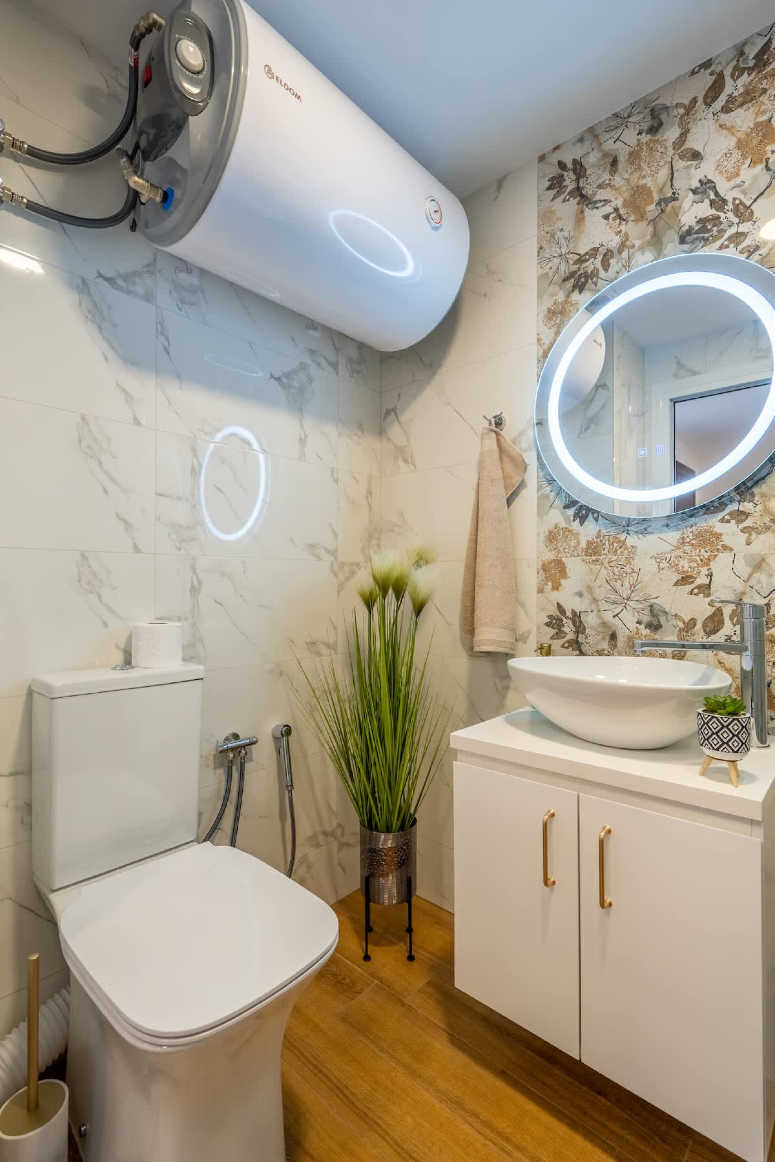 Scoutaround White Logo