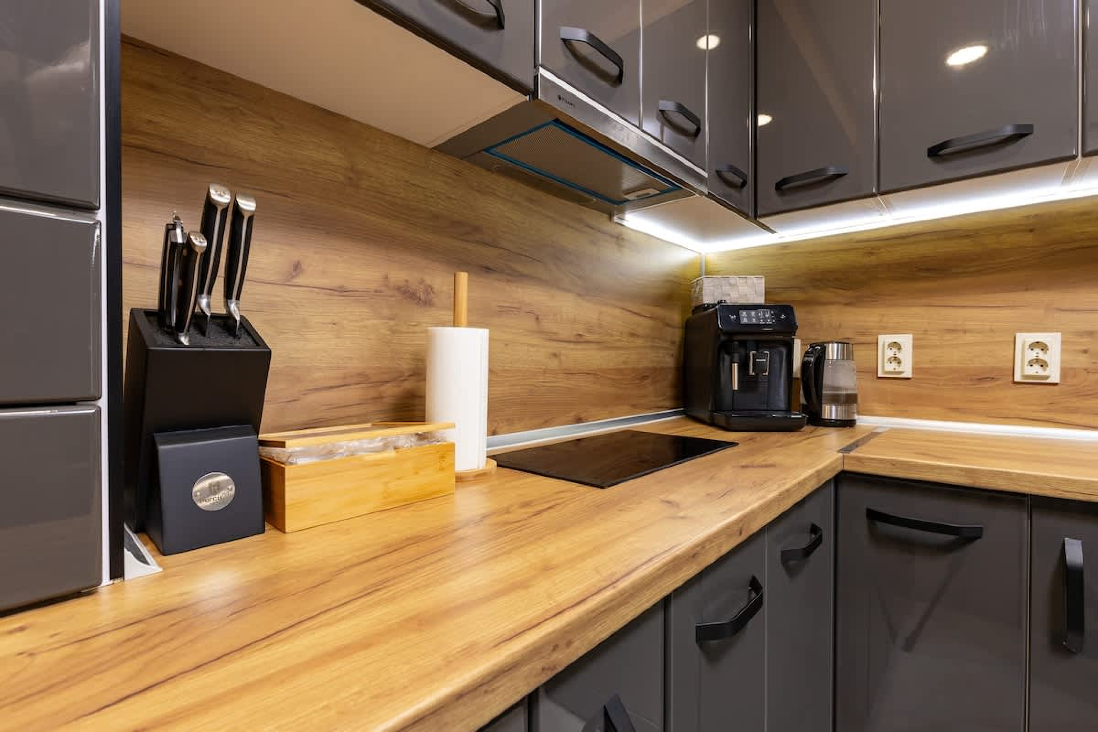 Scoutaround White Logo