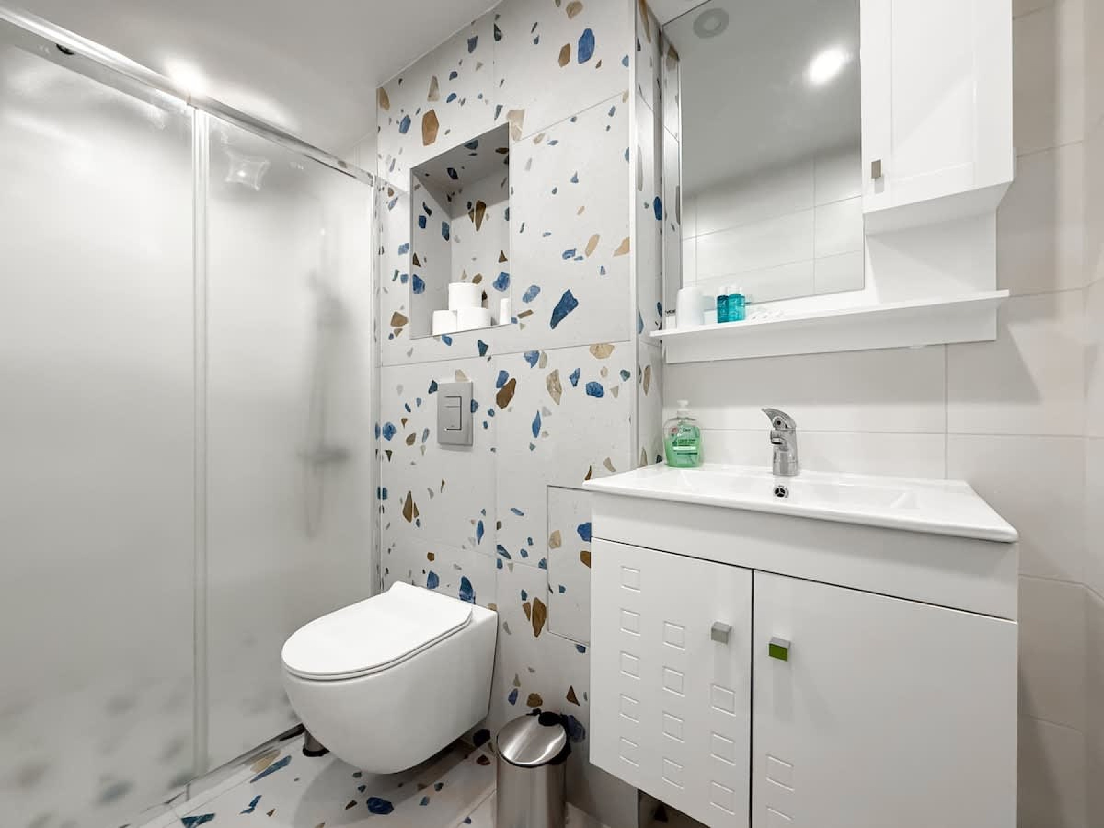 Scoutaround White Logo