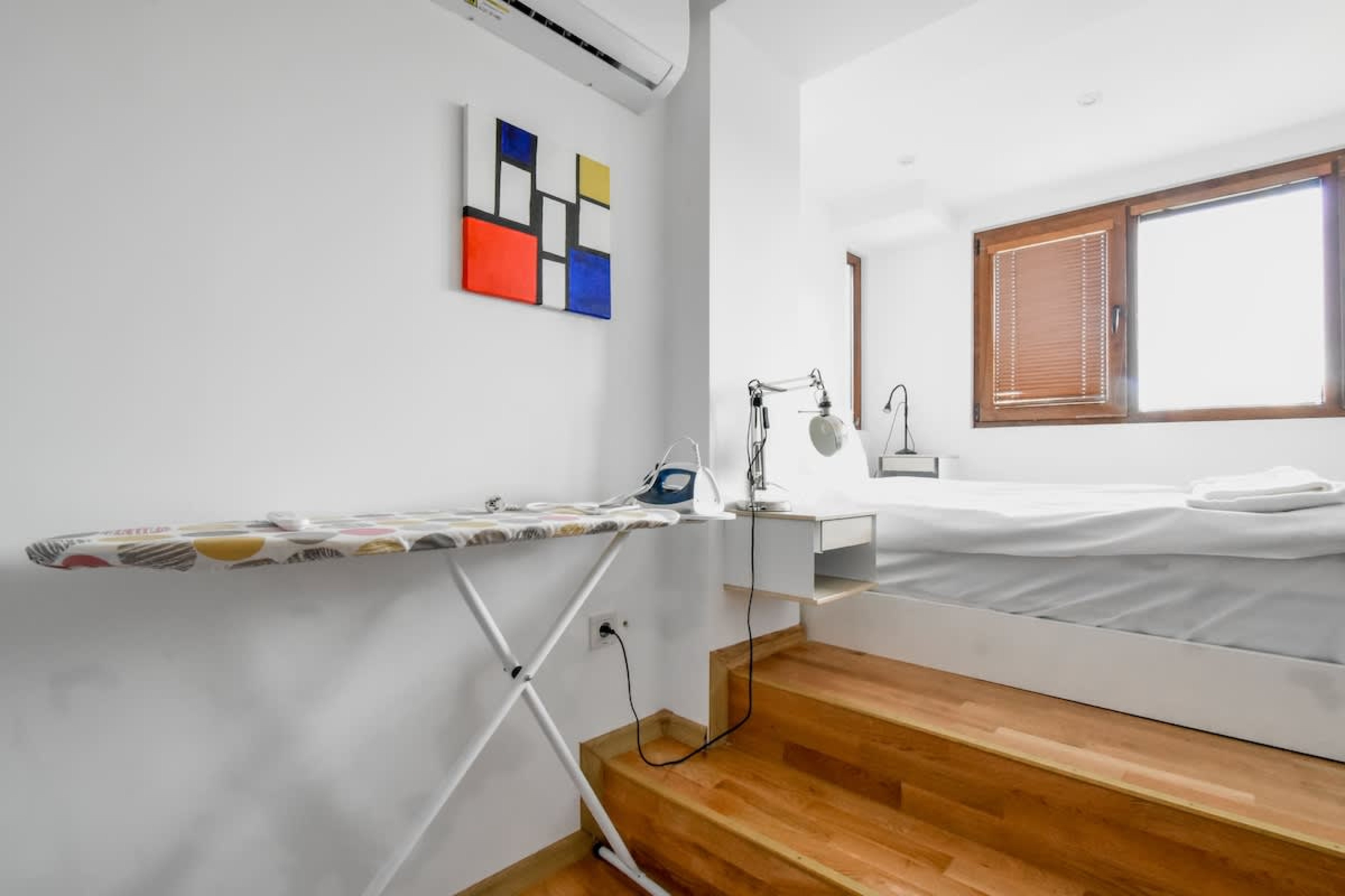 Scoutaround White Logo