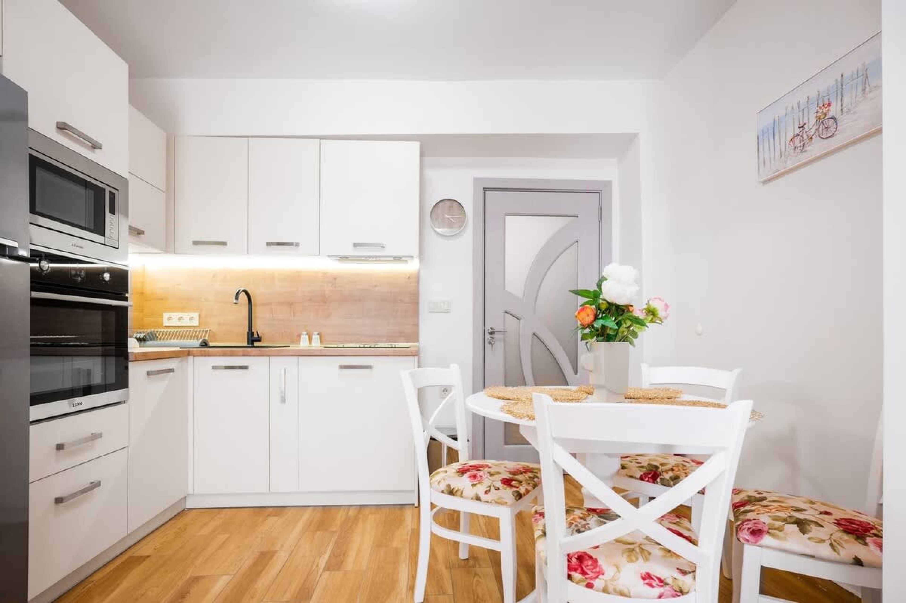 Scoutaround White Logo