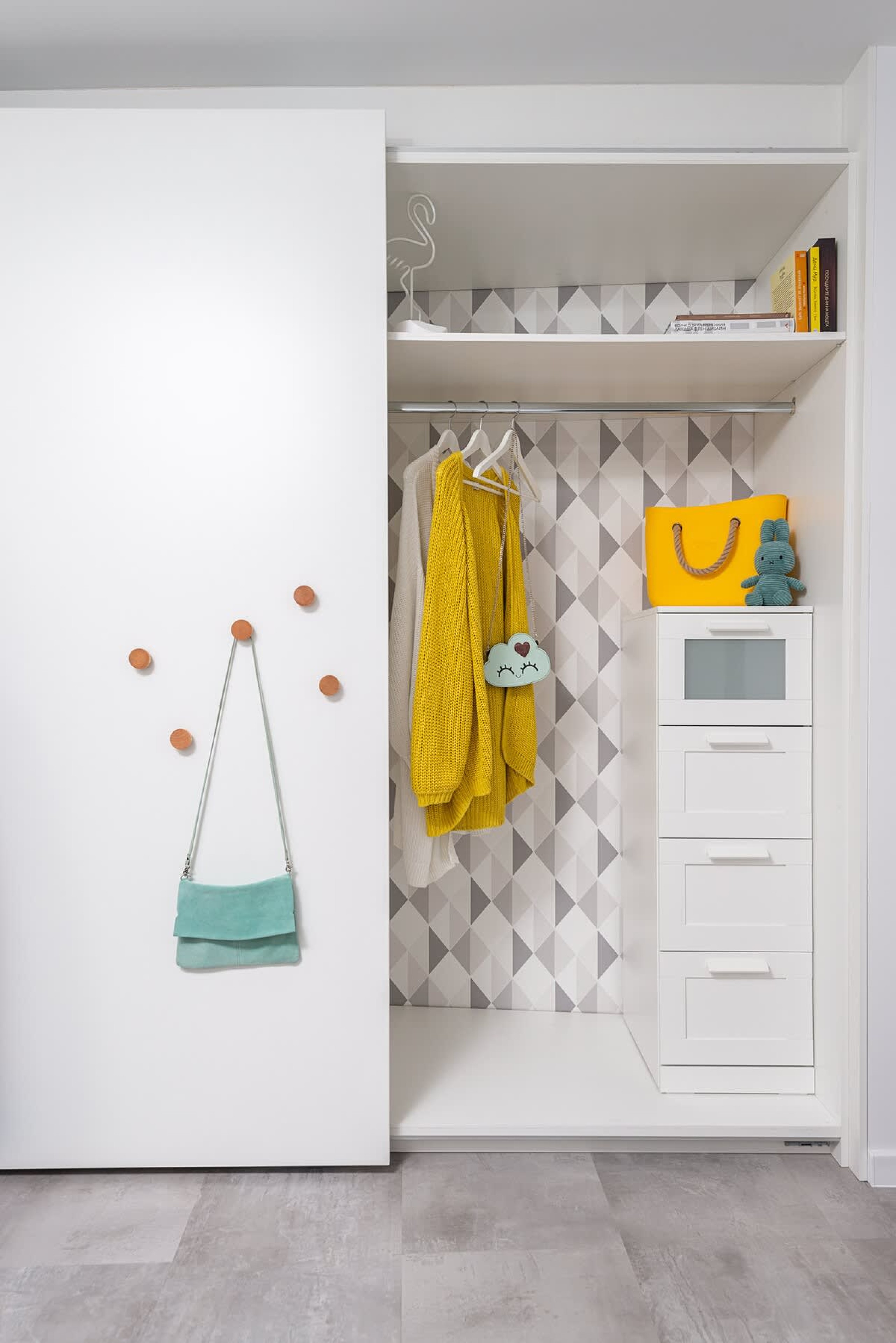 Scoutaround White Logo