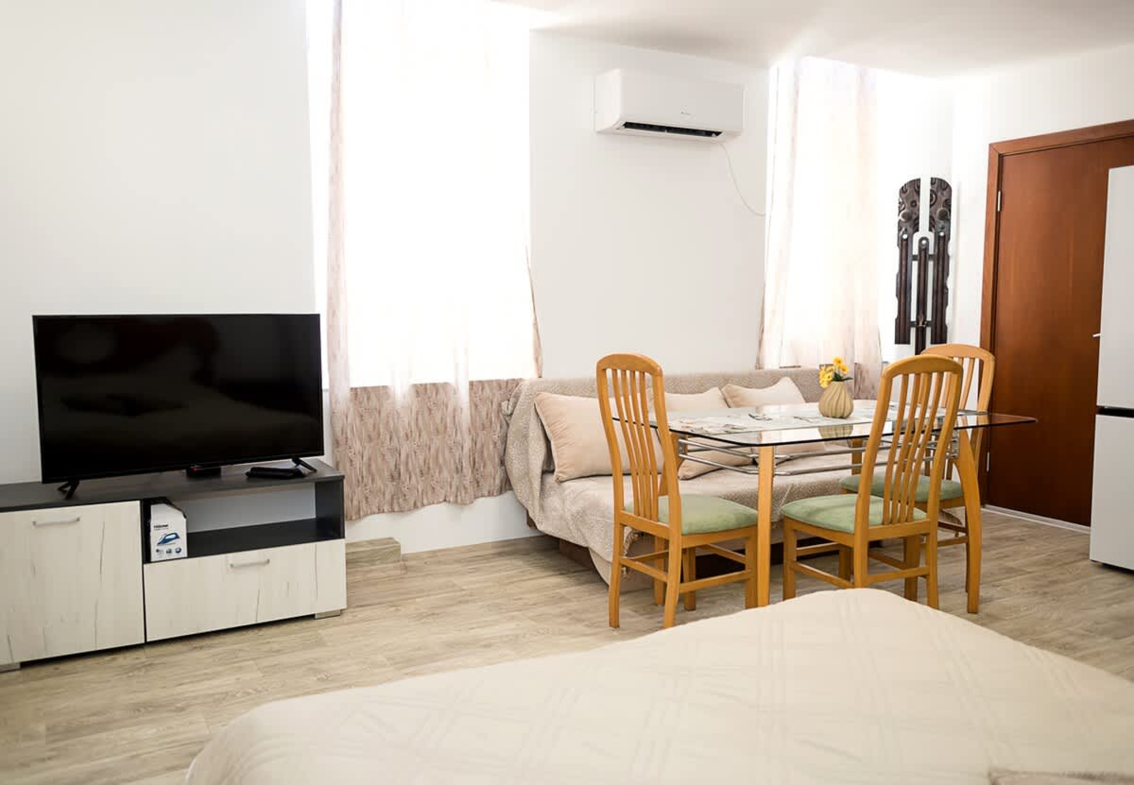 Scoutaround White Logo