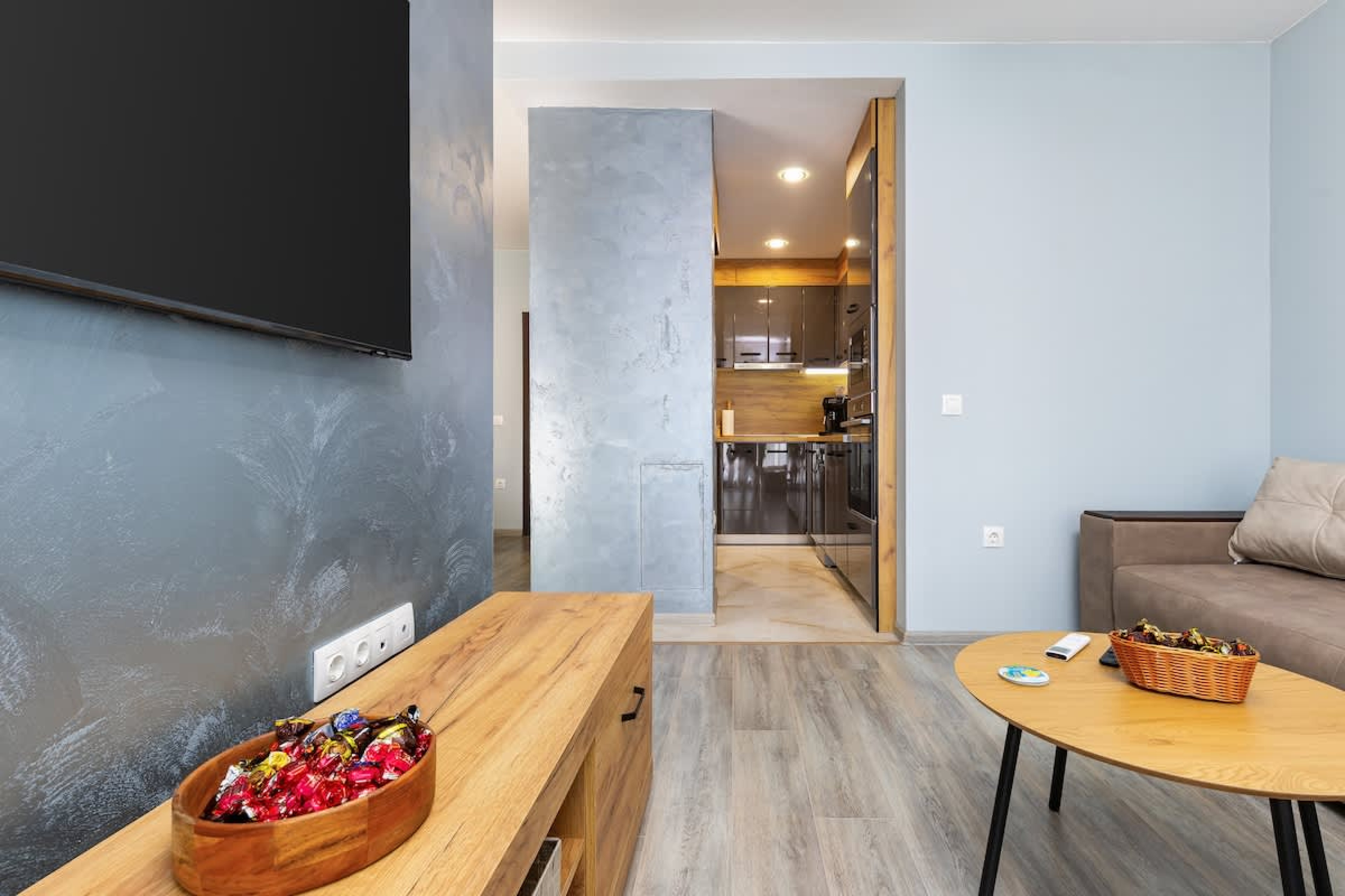 Scoutaround White Logo